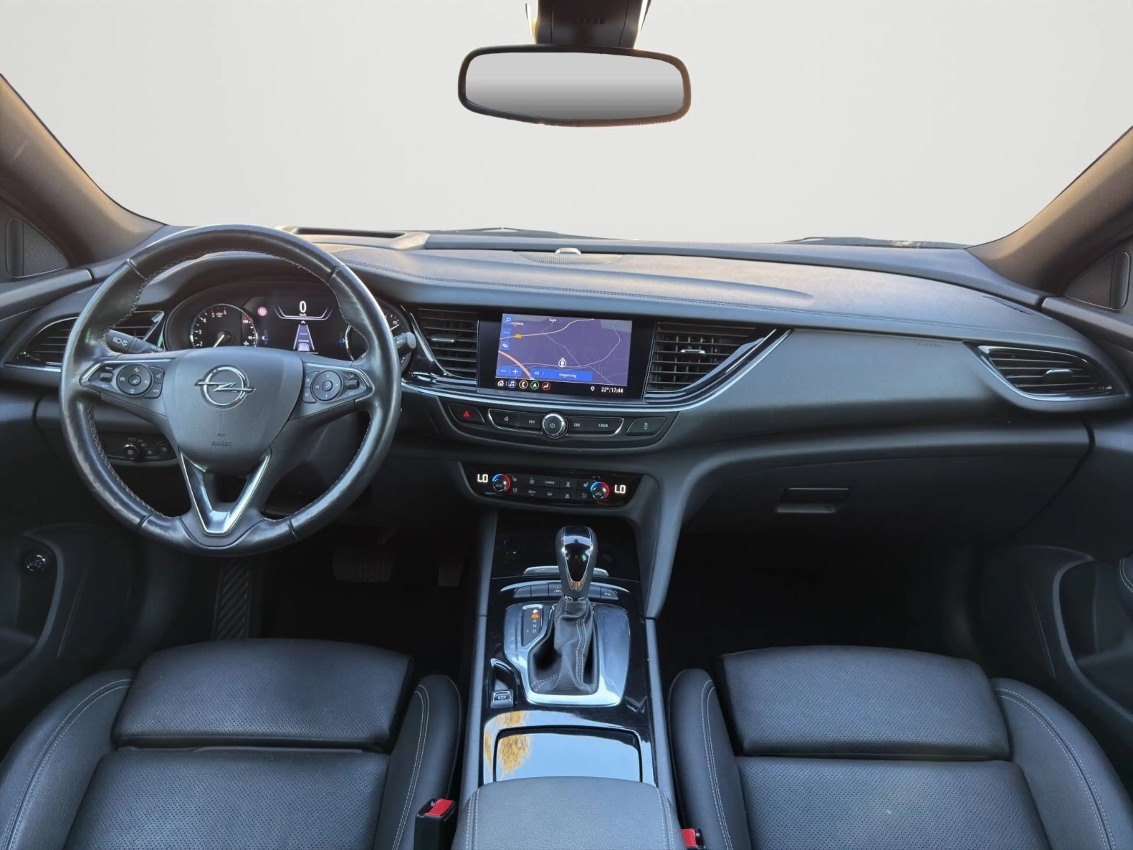 Opel Insignia B Sports Tourer*AHK*LEDER*HUD*ACC*KAMER — photo 6