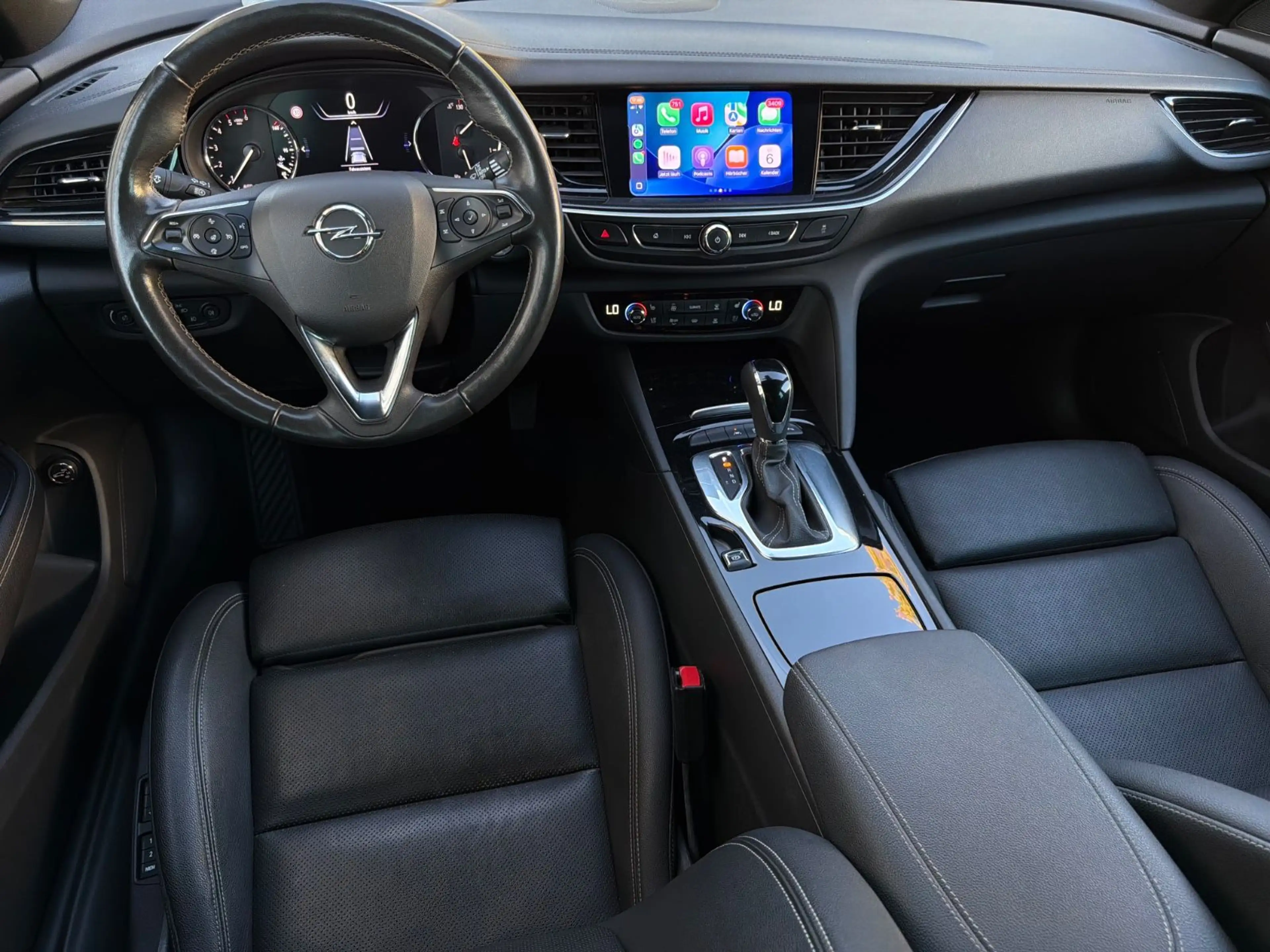 Opel Insignia B Sports Tourer*AHK*LEDER*HUD*ACC*KAMER — photo 7