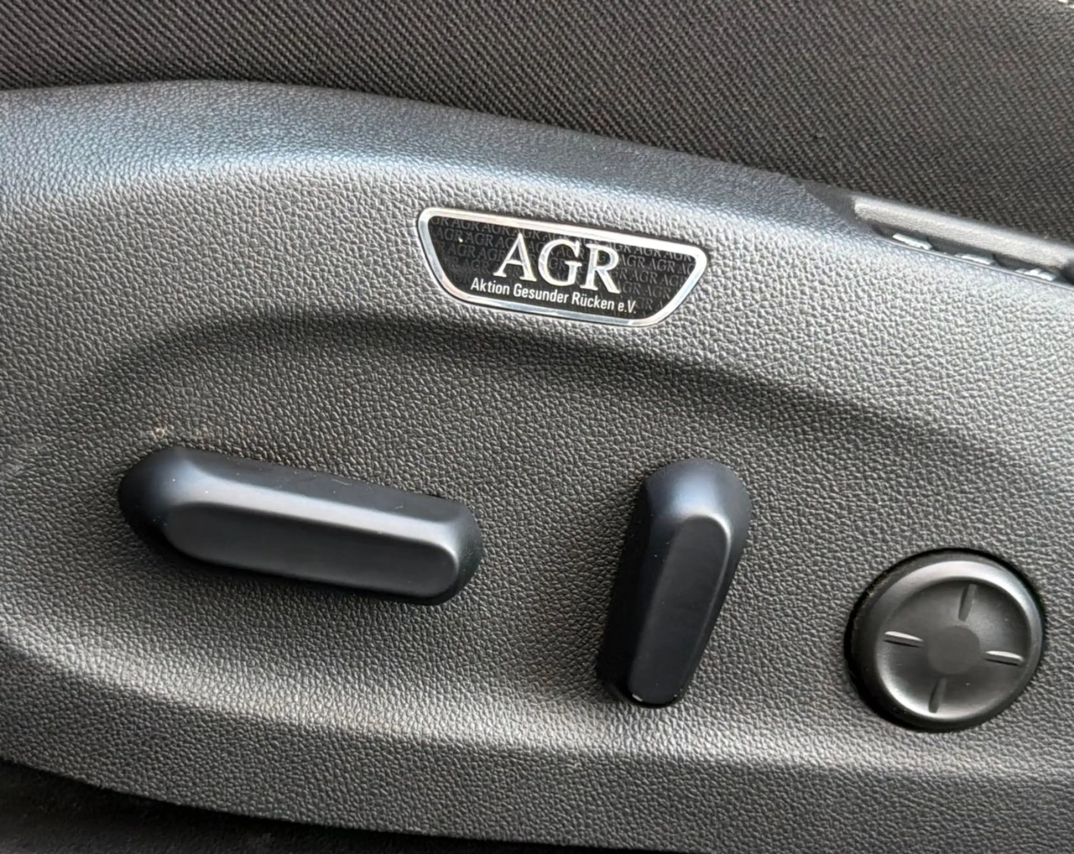 Opel Insignia B Sports Tourer*AHK*LEDER*HUD*ACC*KAMER — photo 4