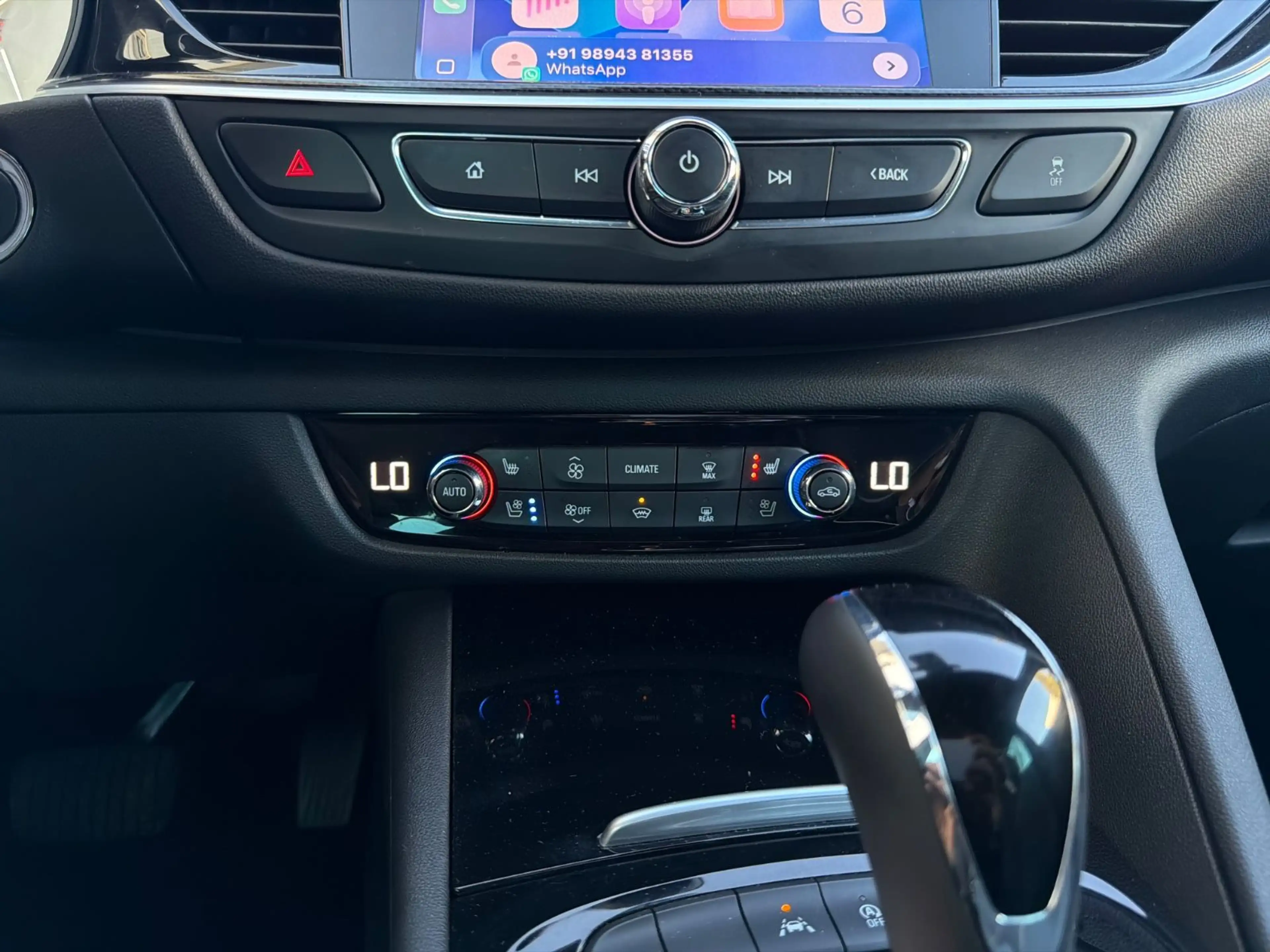 Opel Insignia B Sports Tourer*AHK*LEDER*HUD*ACC*KAMER — photo 11