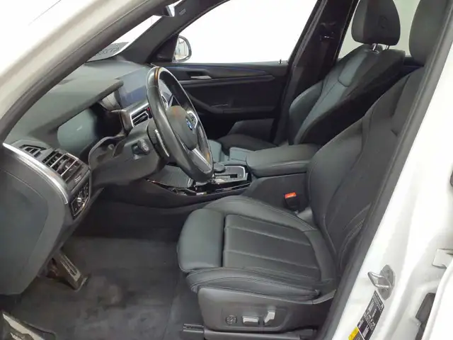 BMW X3 view 8