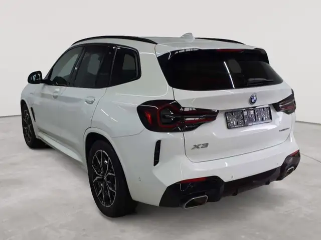 BMW X3 view 5