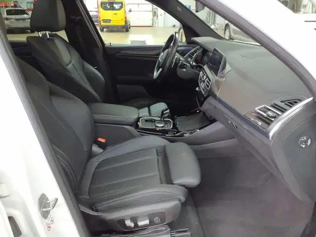 BMW X3 view 7