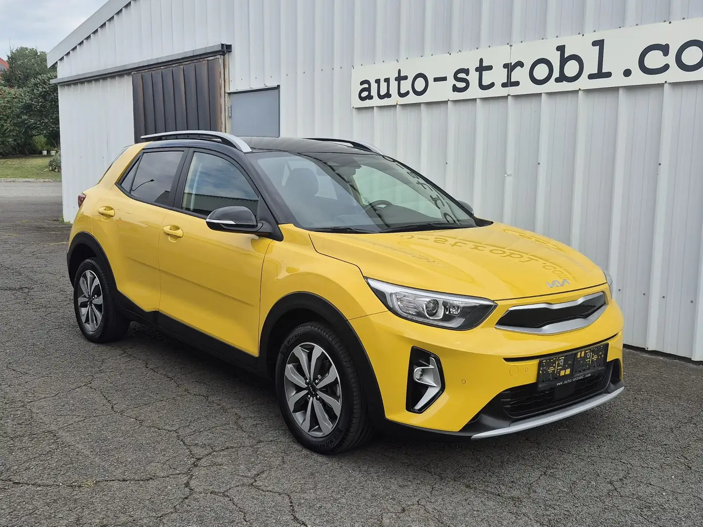 Kia Stonic Stonic 1,0 TGDI Gold Gelb - 1