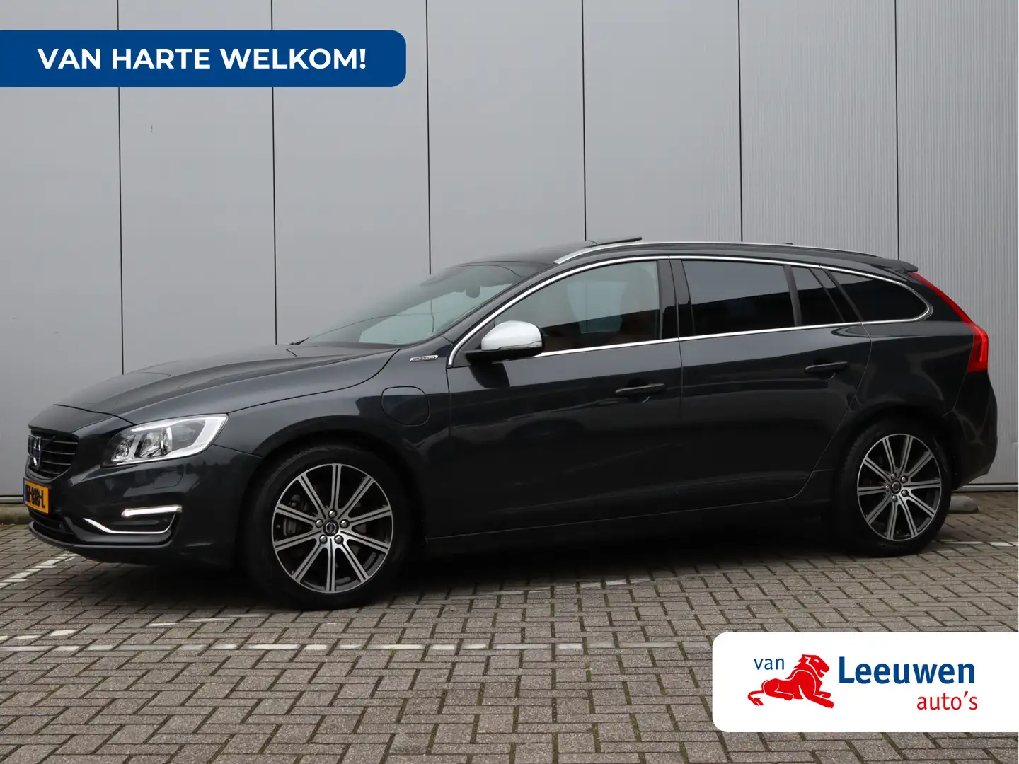 Volvo V60 2.4 D6 AWD Plug-In Hybrid | Trekhaak | Adaptieve C Grijs - 1
