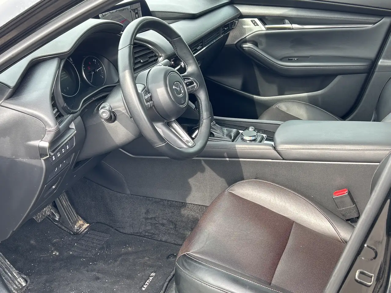 Mazda 3 снимка Mazda 3