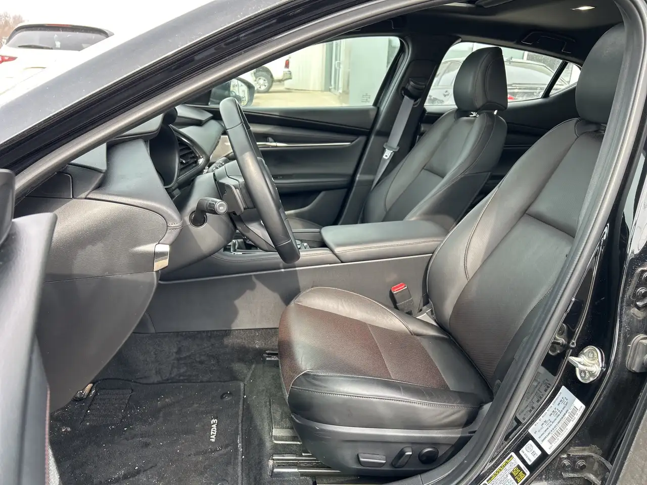 Mazda 3 снимка Mazda 3