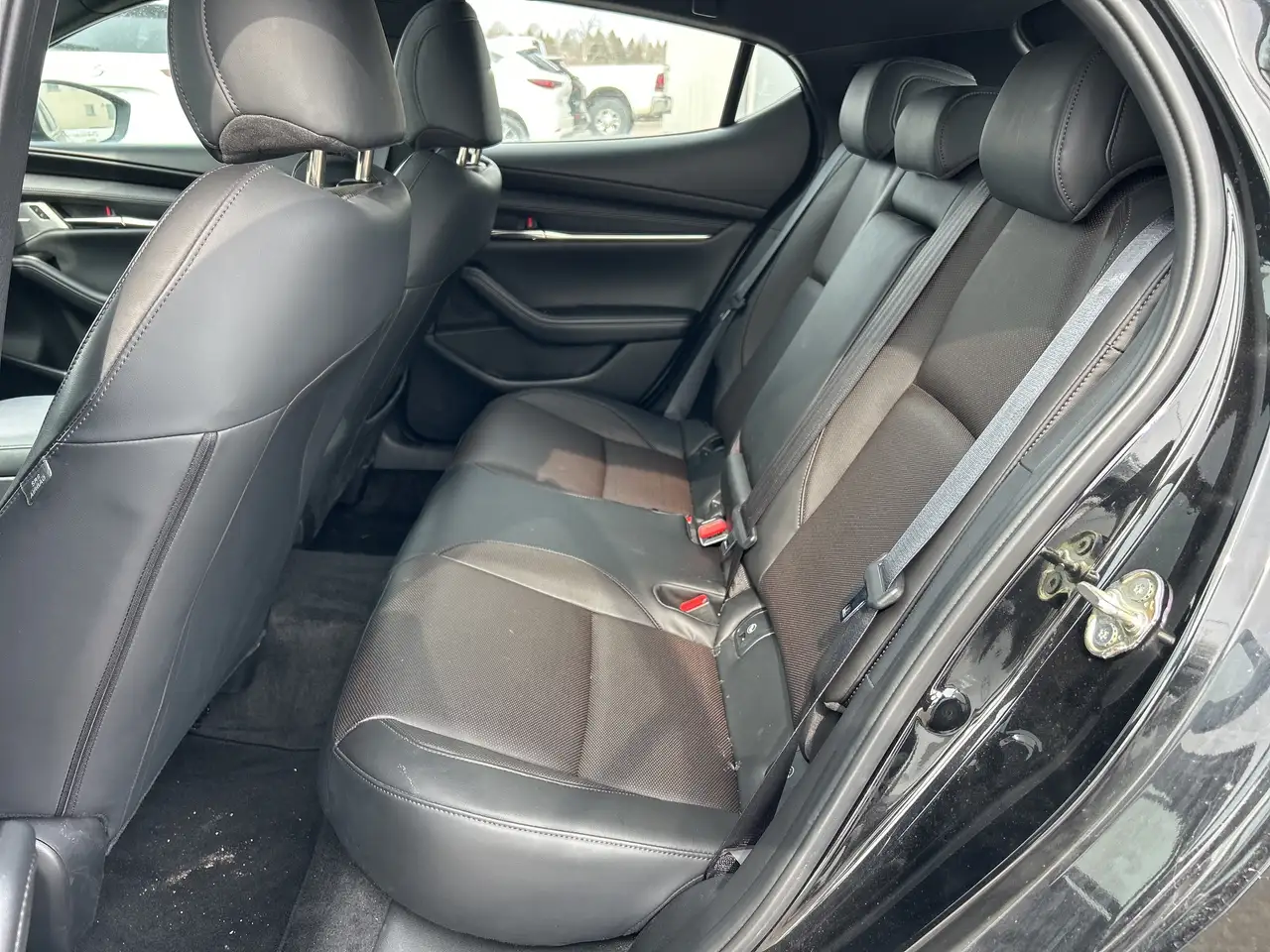 Mazda 3 снимка Mazda 3