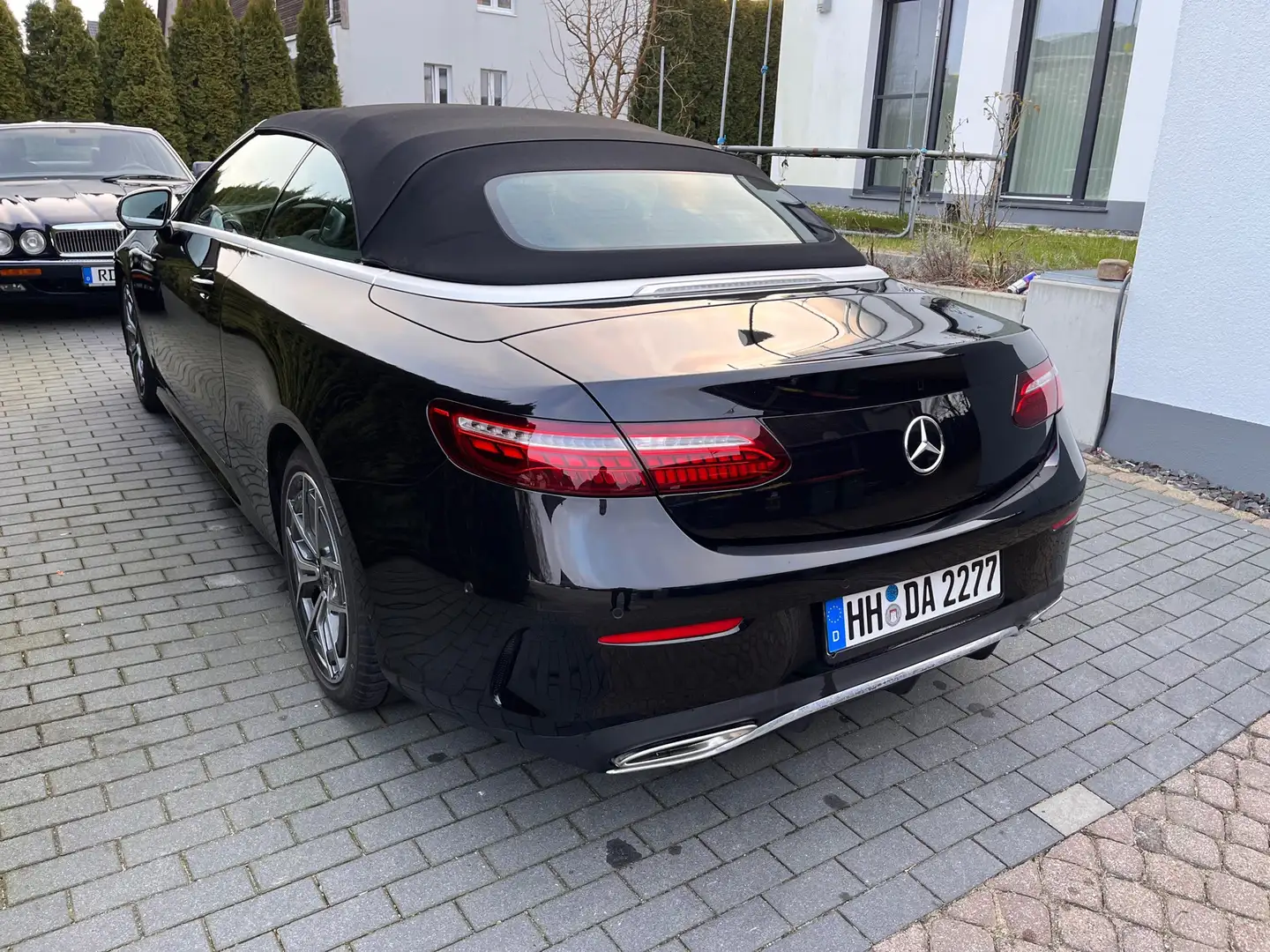 Mercedes-Benz E 200 Cabrio 9G-TRONIC AMG Line mit MB Garantie - 2
