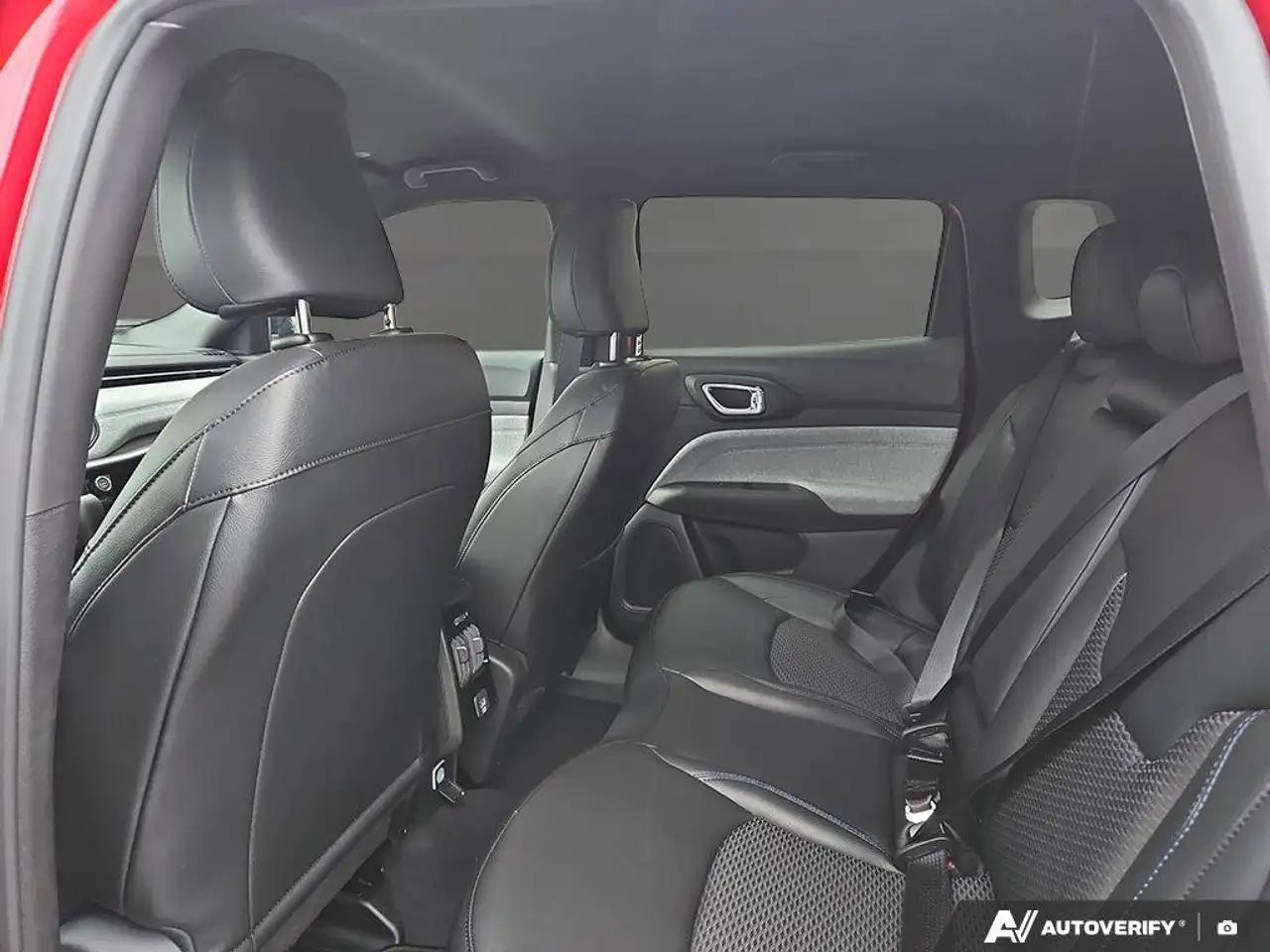 Jeep Compass снимка Jeep Compass