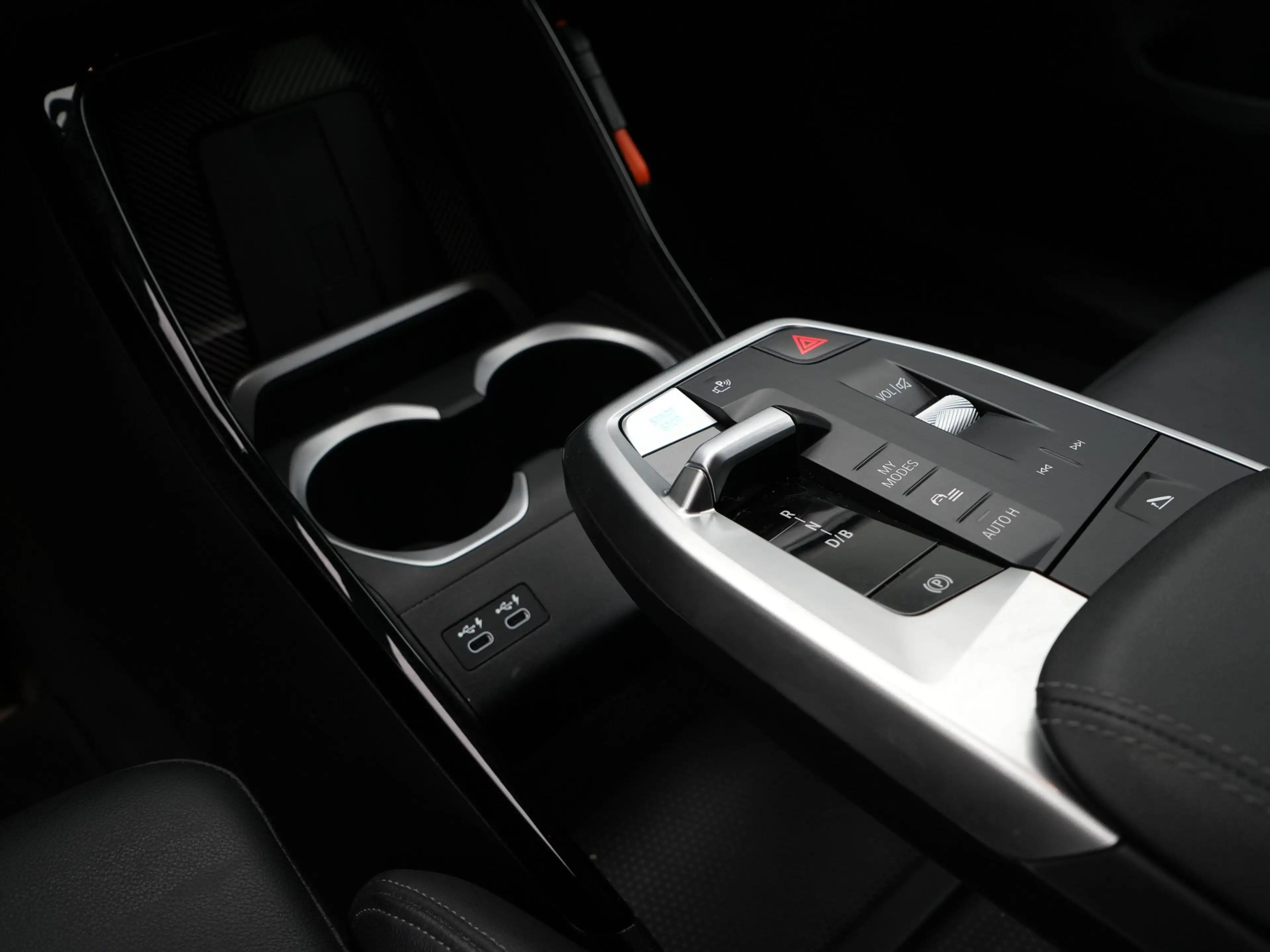 BMW iX2 xDrive30 67 kWh — photo 15