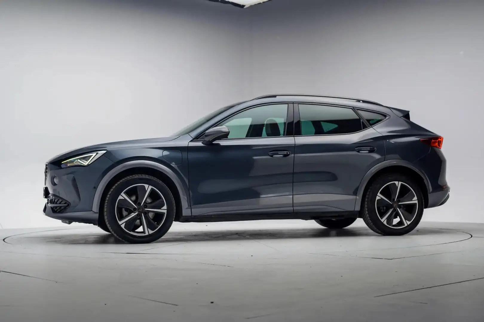 CUPRA Formentor 1.4 TSI e-Hybrid Performance [ Sfeerverlichting Le Grijs - 2