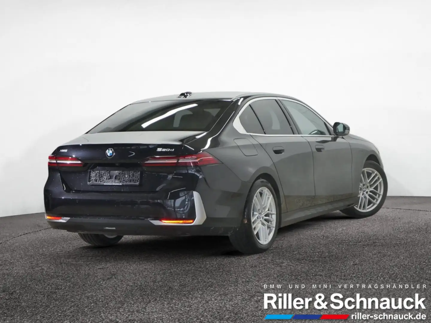 BMW 520 d xDrive STANDHZG+HUD+360°KAM+ACC Schwarz - 2