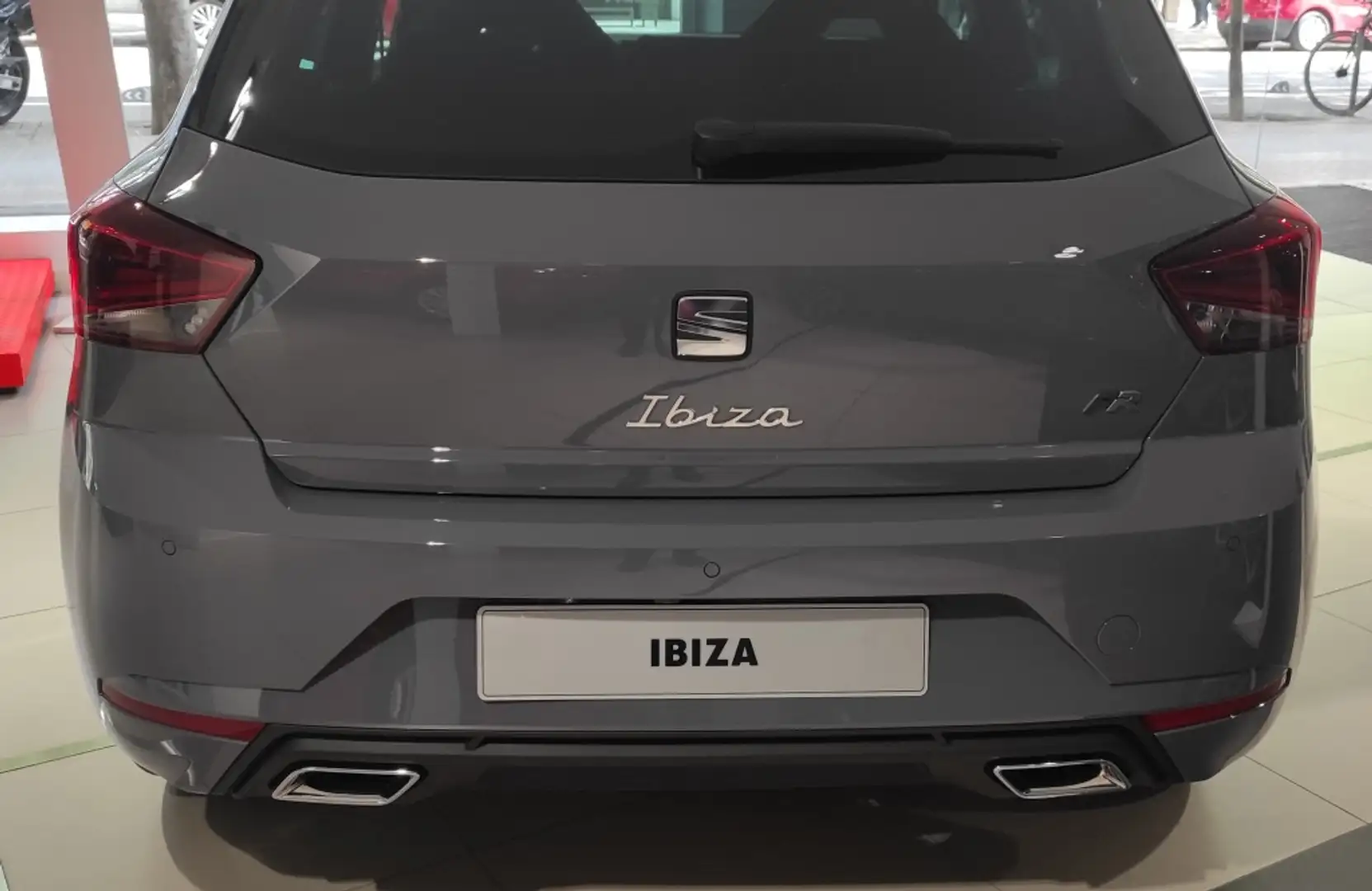 SEAT Ibiza 1.0 TSI S&S FR XS 115 Gris - 2