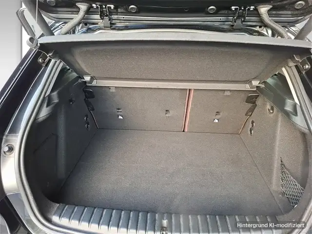 BMW 1 Series view 11
