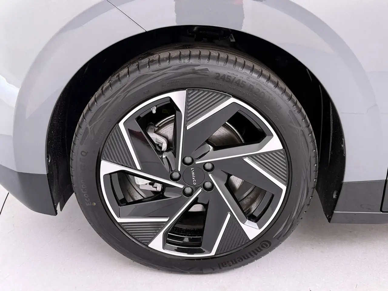 Lynk & Co 02