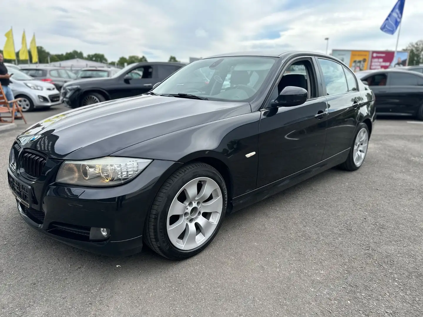 BMW 318 BMW  318d Lim Scheckheft TÜV NEU Zwart - 1