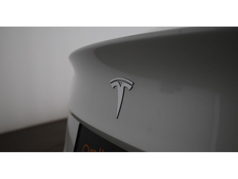 Tesla Model 3 AWD Aut LED SKY LEDER RADAR NAVI R-CAM — photo 8