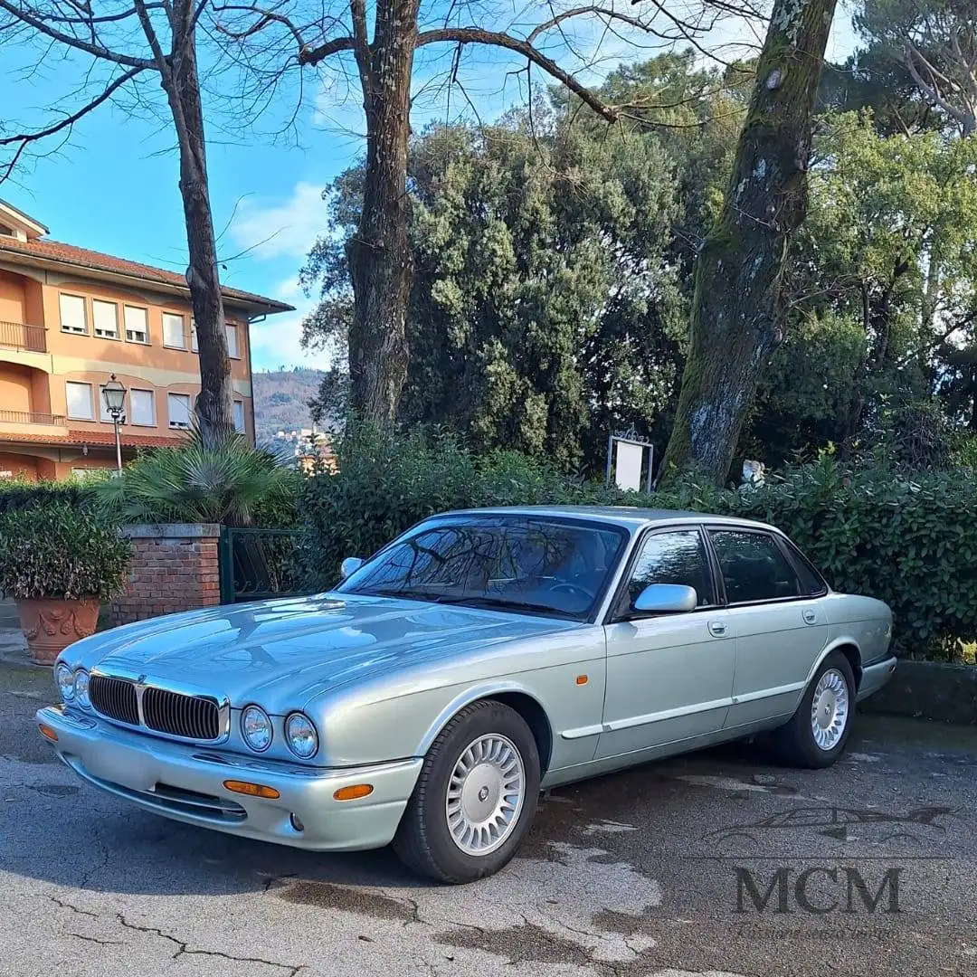 Jaguar XJ8 3.2 . V8 Executive - Automatica - PARI AL NUOVO Blau - 1