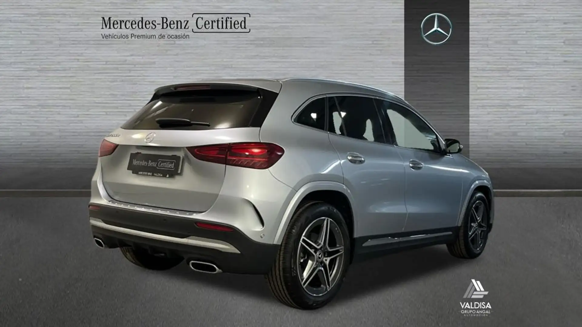 Mercedes-Benz GLA 200 - 2