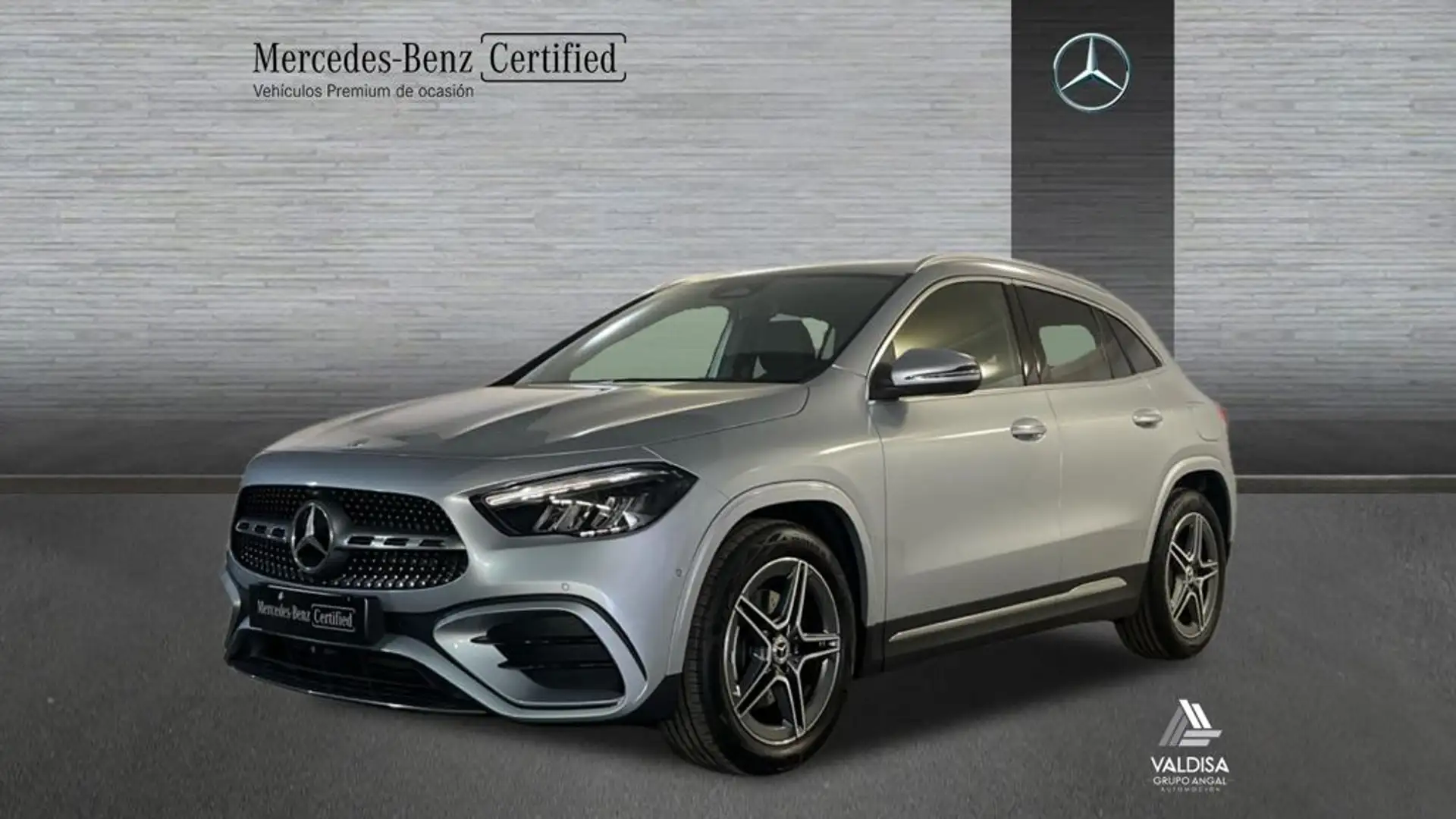 Mercedes-Benz GLA 200 - 1