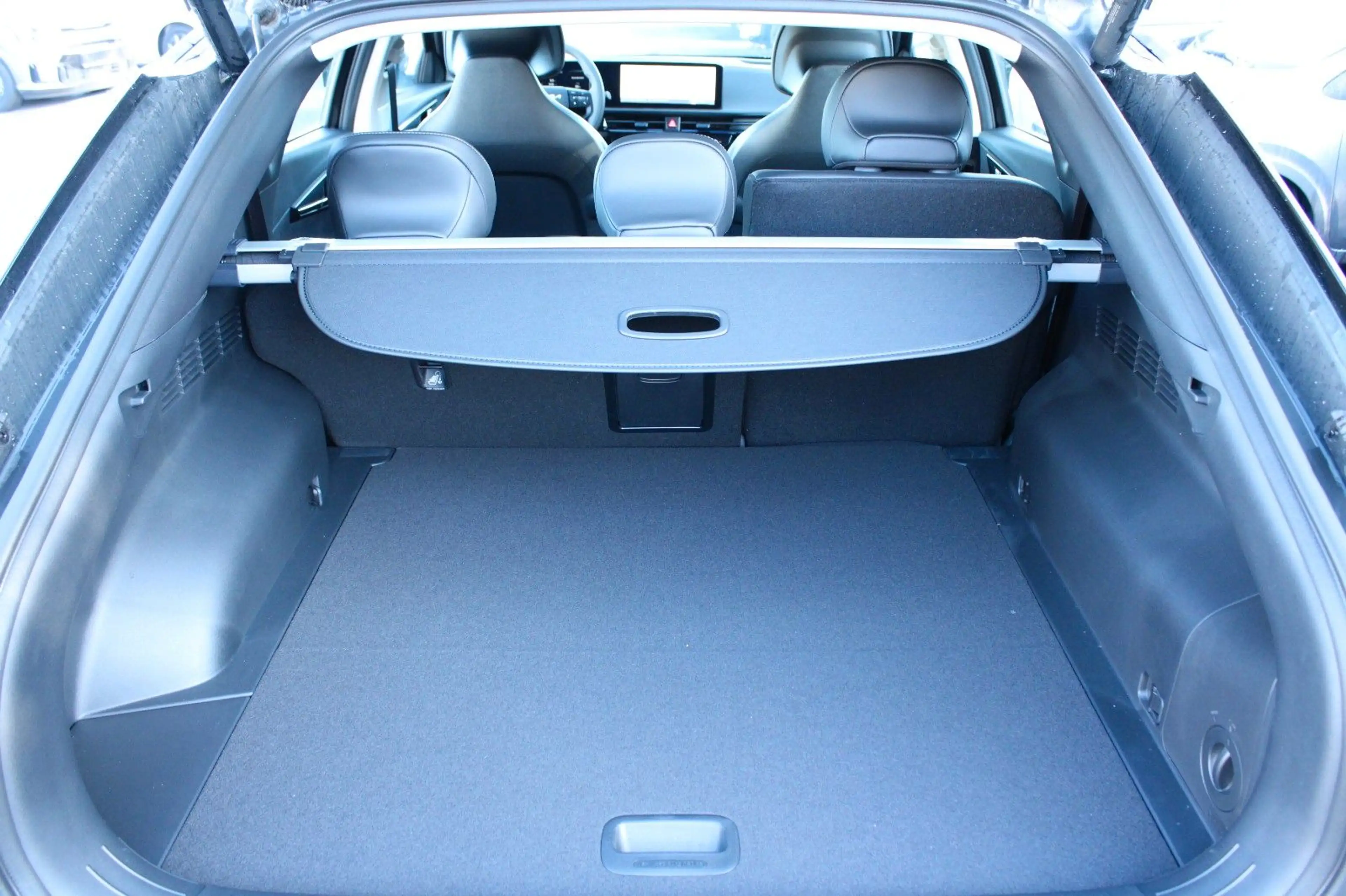 Kia EV6 Earth 2WD — photo 11