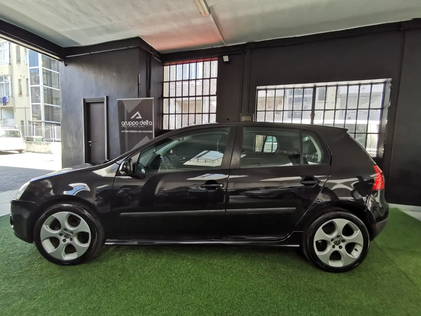 Volkswagen Golf Golf V 2003 5p 1.6 fsi Sportline GTI LOOK Black - 2