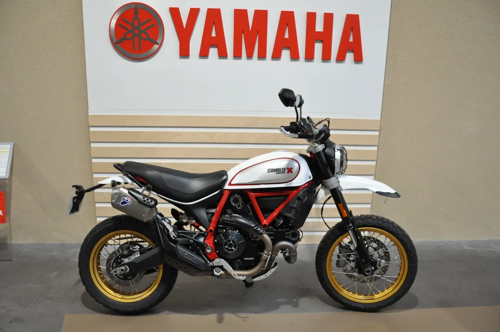 Ducati Scrambler Alb - 1