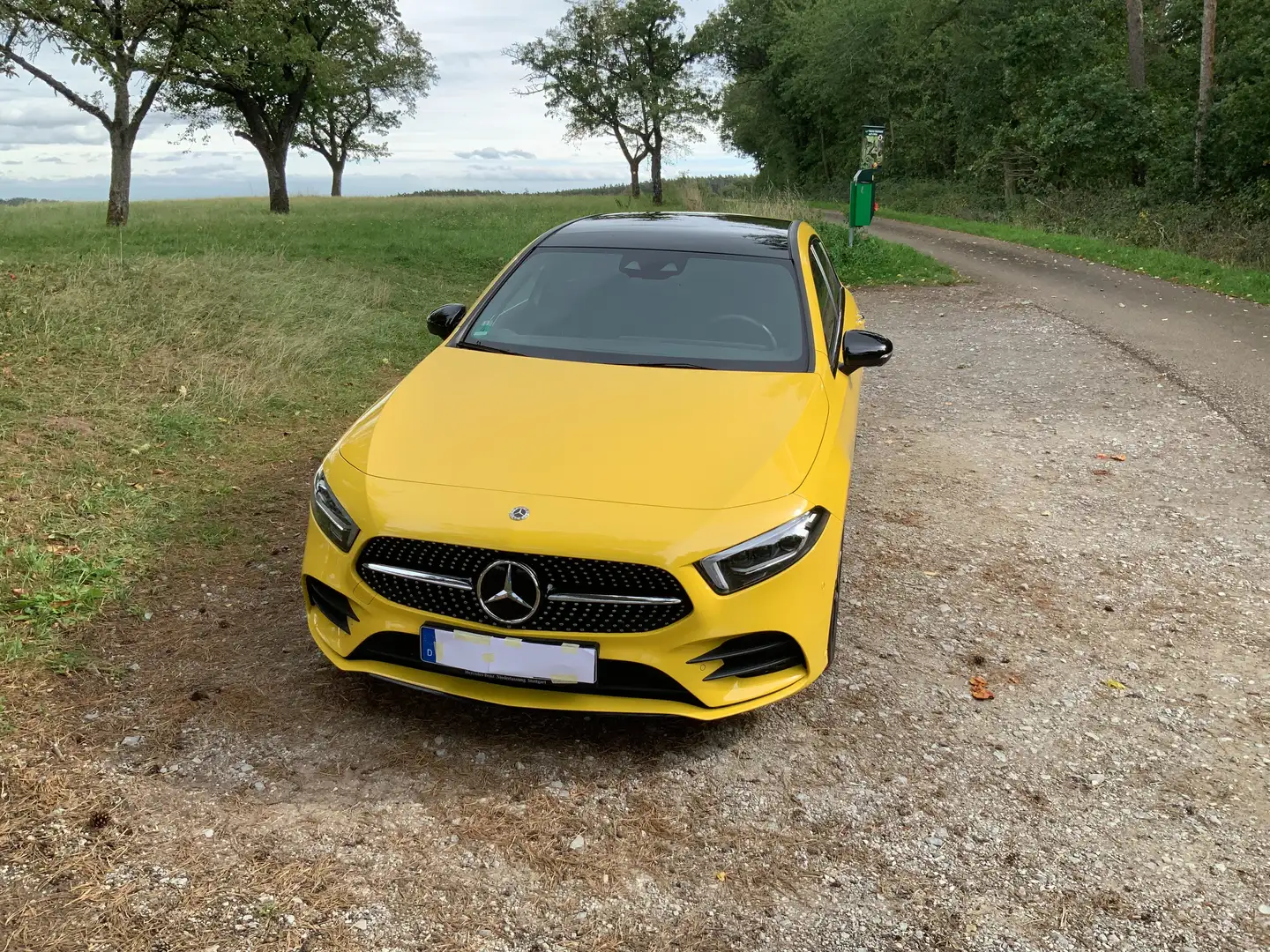 Mercedes-Benz A 220 A 220 4Matic 7G-DCT AMG Line Gelb - 1