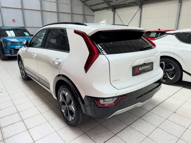 Kia E-Niro view 4