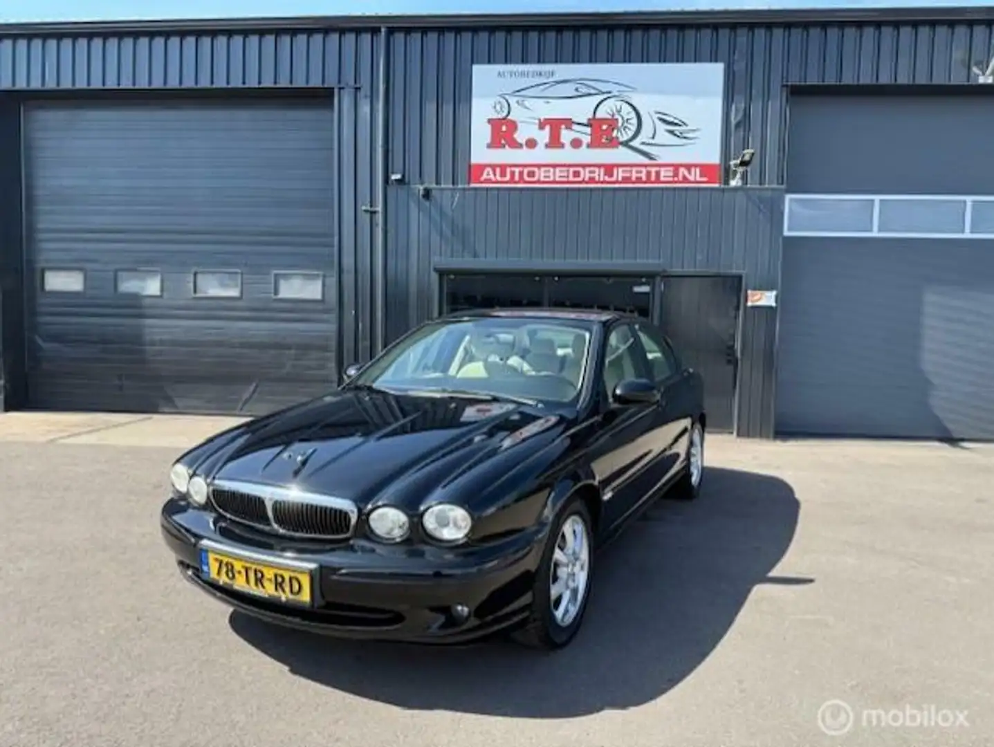 Jaguar X-Type 2.0 V6 SE Černá - 1