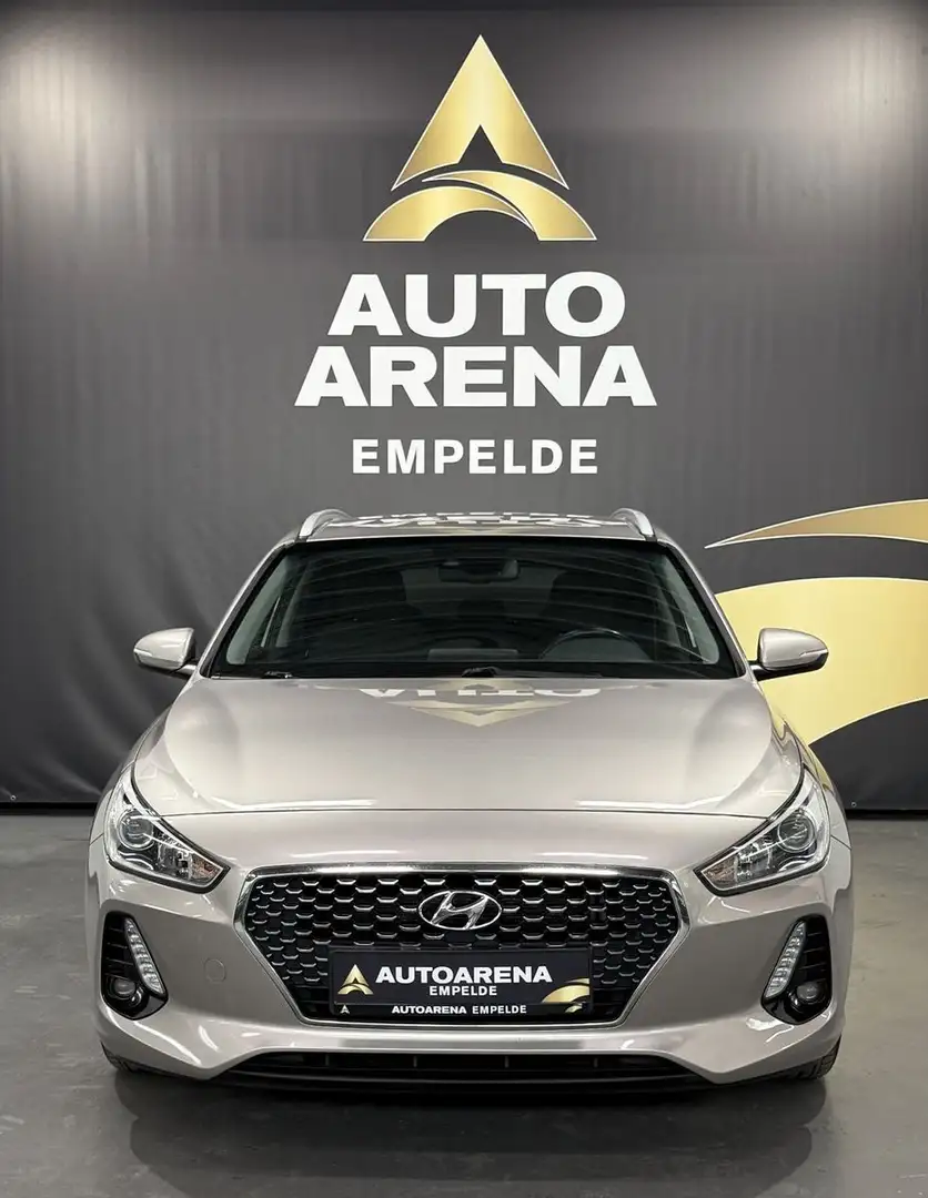 Hyundai i30 cw *Navi*Keyless*Kamera*PDC*AHK*TÜV NEU Beige - 2