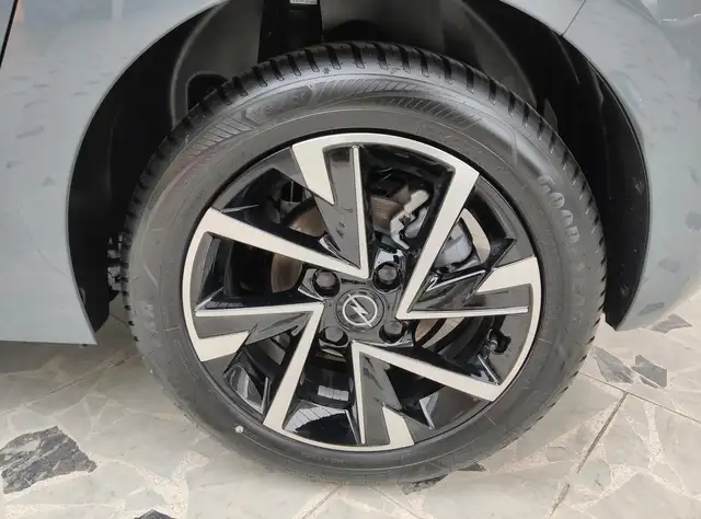 Opel Corsa view 8