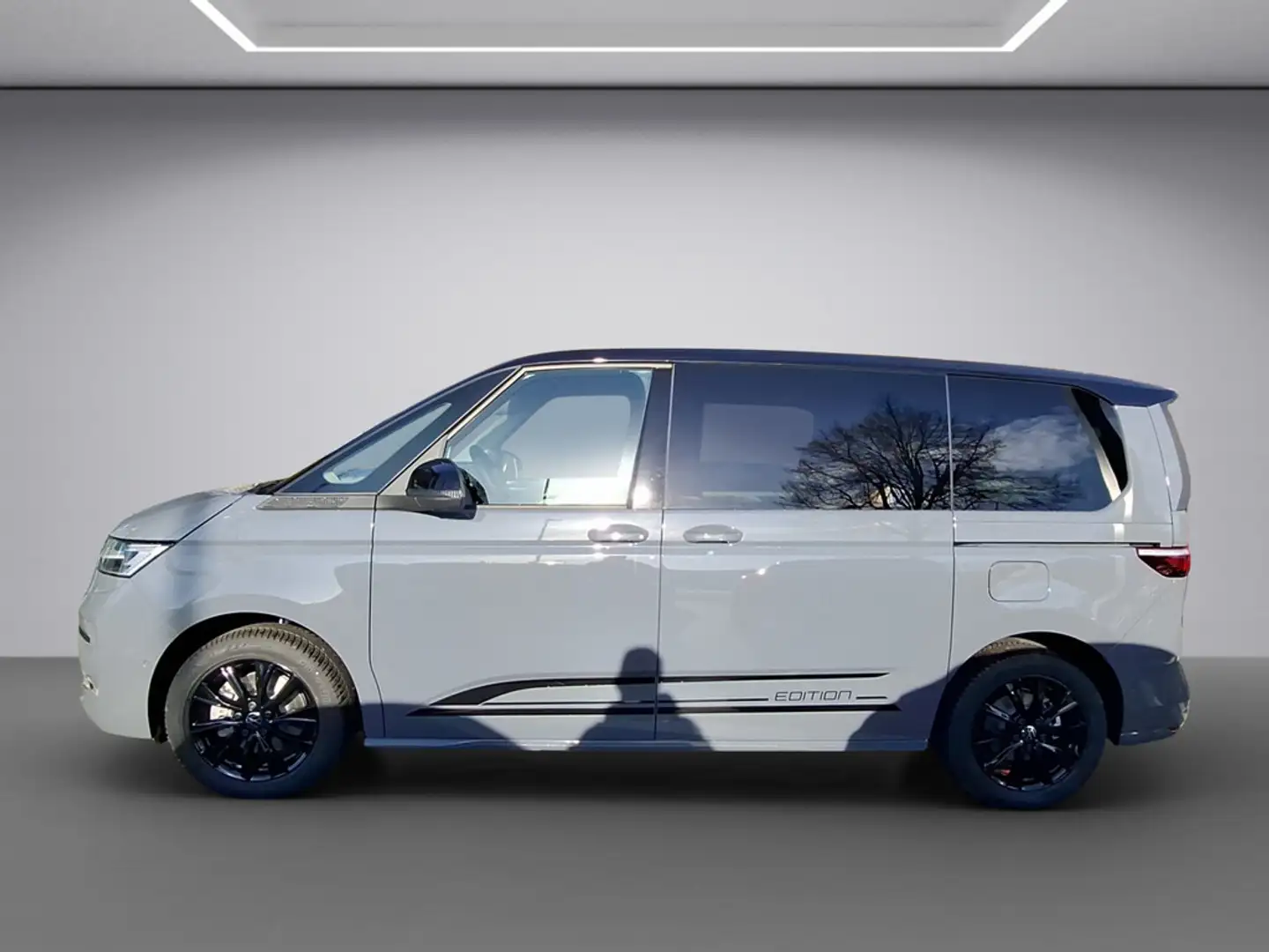 Volkswagen T7 Multivan Life "Edition" Motor: 1,5 l eHybrid 4MOTION 130 kW 10 Grau - 2