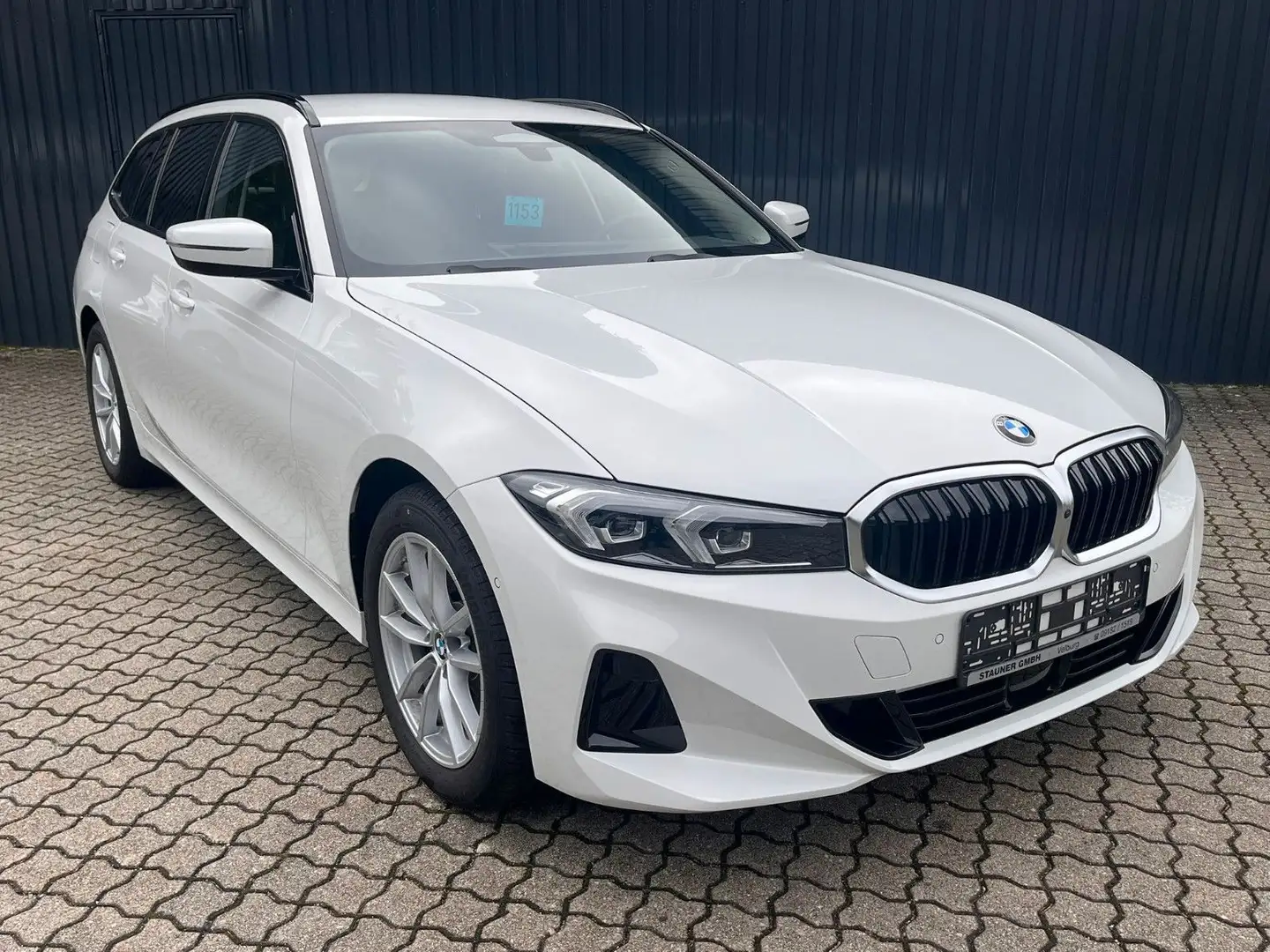 BMW 318 i Aut. Touring/ 360°Kamera/DrivingAssProf Weiß - 2