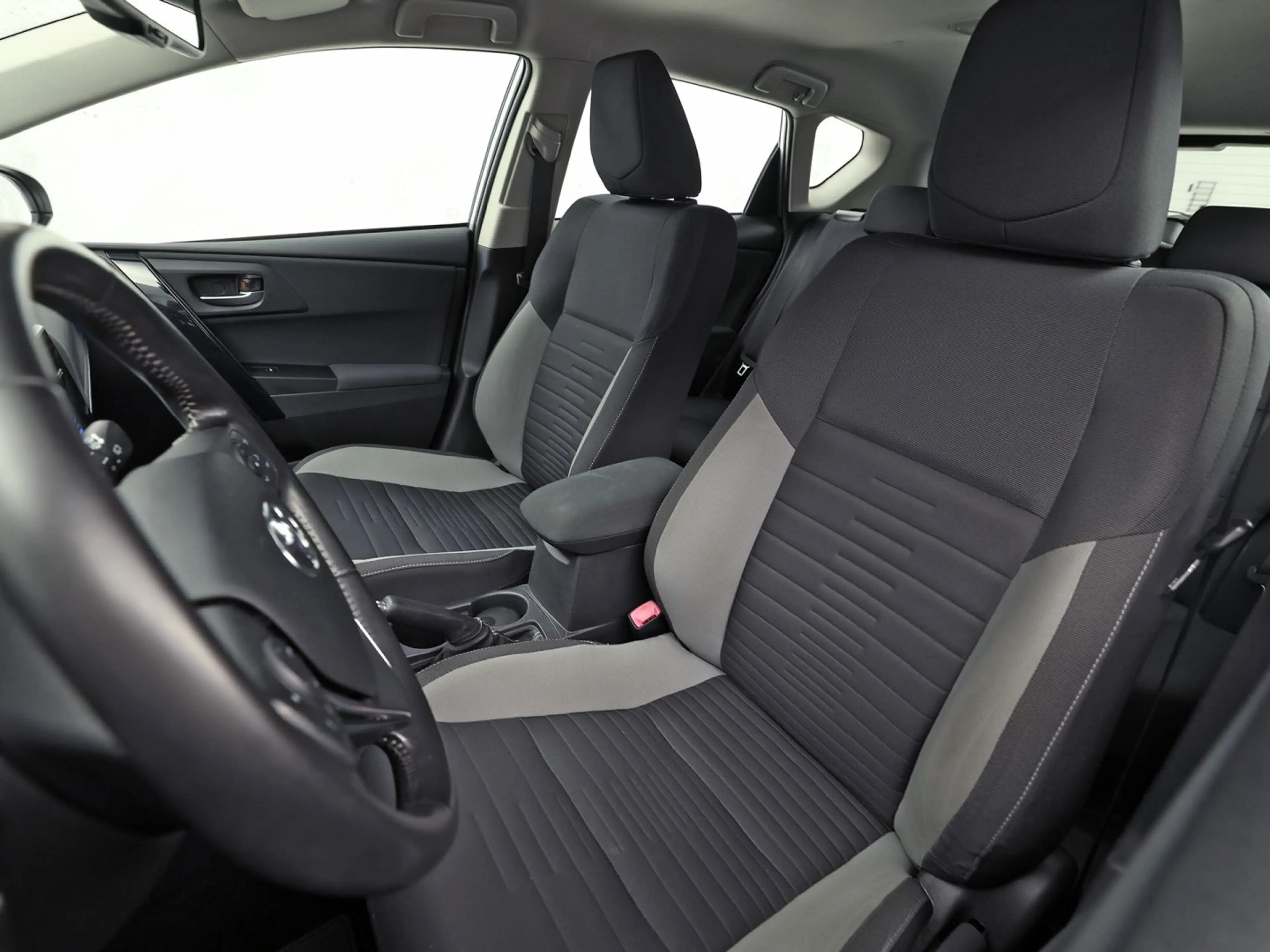 Toyota Auris 1.8 Hybrid Sport Automaat (NAVIGATIE, CAMERA, CRUI — photo 14