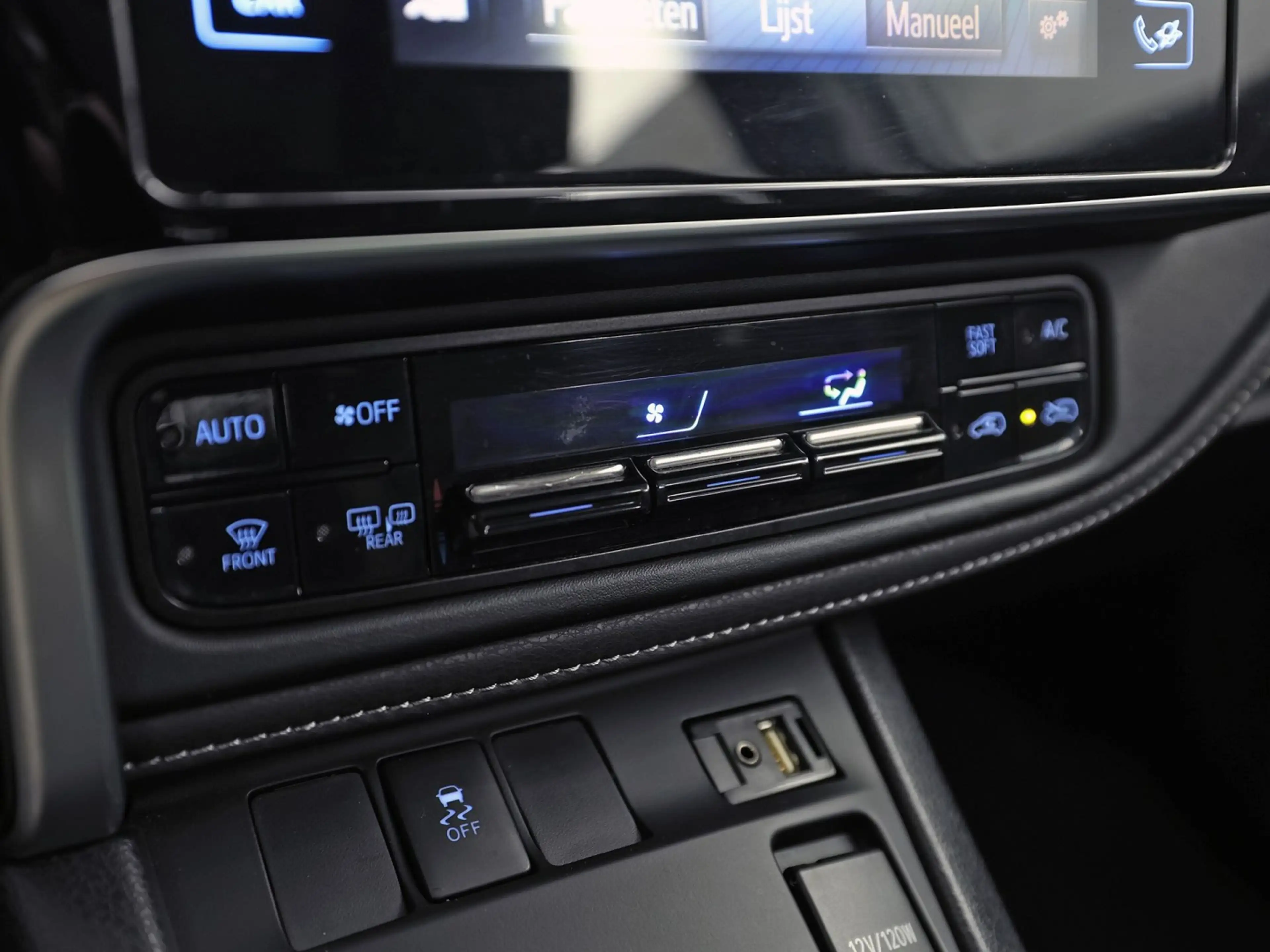 Toyota Auris 1.8 Hybrid Sport Automaat (NAVIGATIE, CAMERA, CRUI — photo 9
