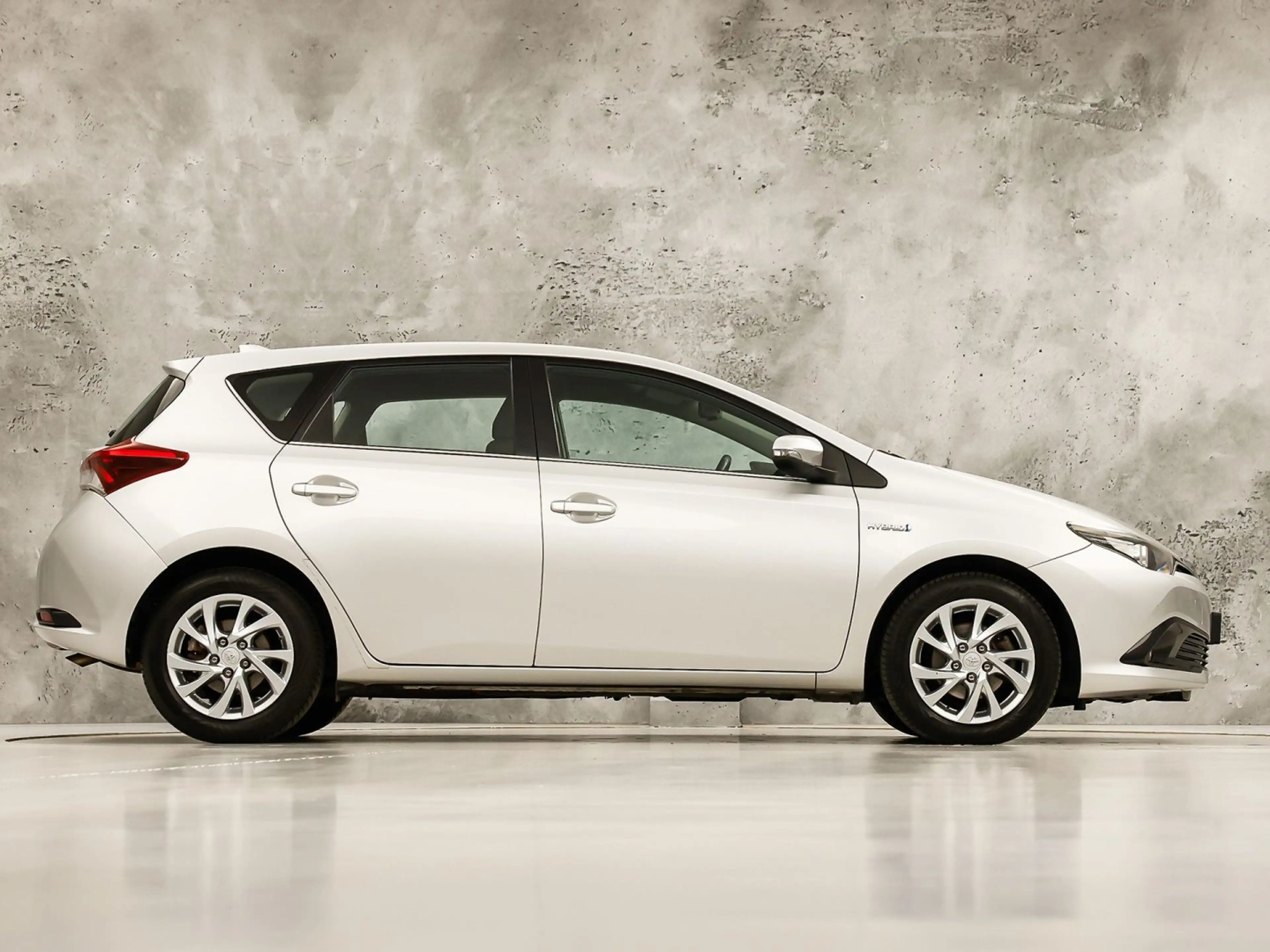 Toyota Auris 1.8 Hybrid Sport Automaat (NAVIGATIE, CAMERA, CRUI — photo 4