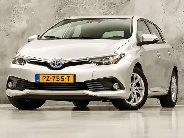Toyota Auris 1.8 Hybrid Sport Automaat (NAVIGATIE, CAMERA, CRUI
