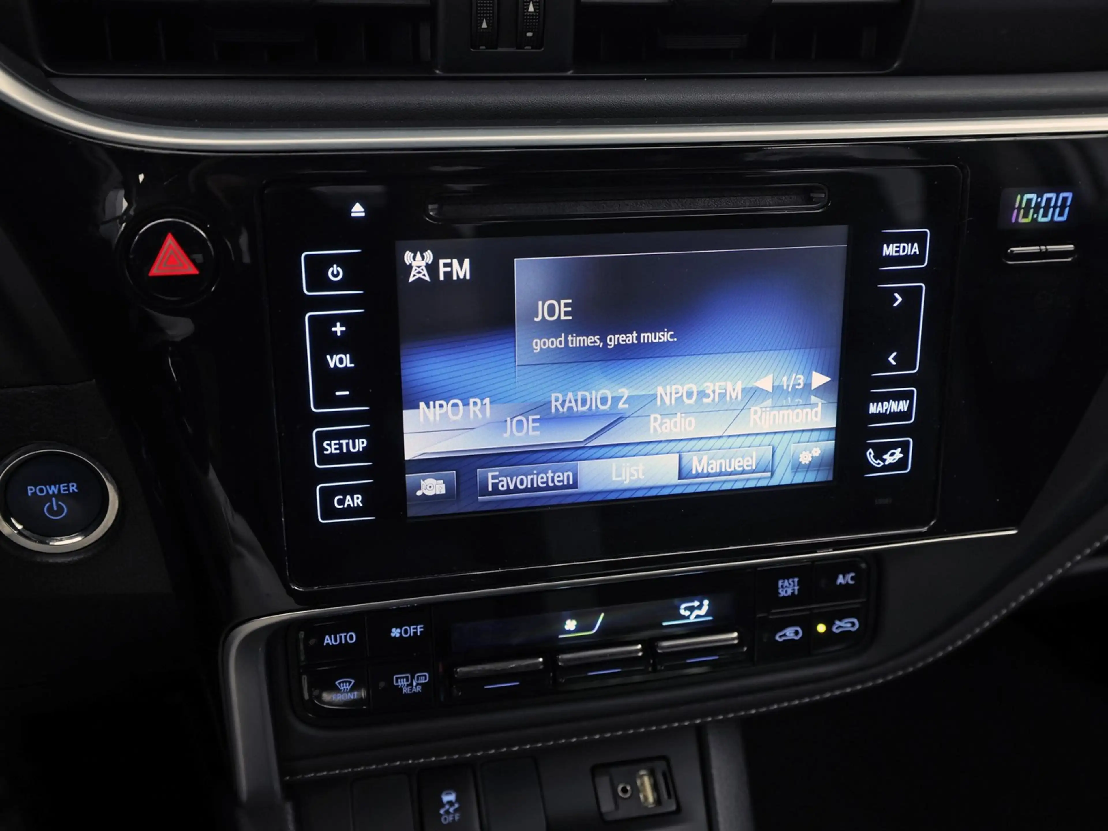 Toyota Auris 1.8 Hybrid Sport Automaat (NAVIGATIE, CAMERA, CRUI — photo 8
