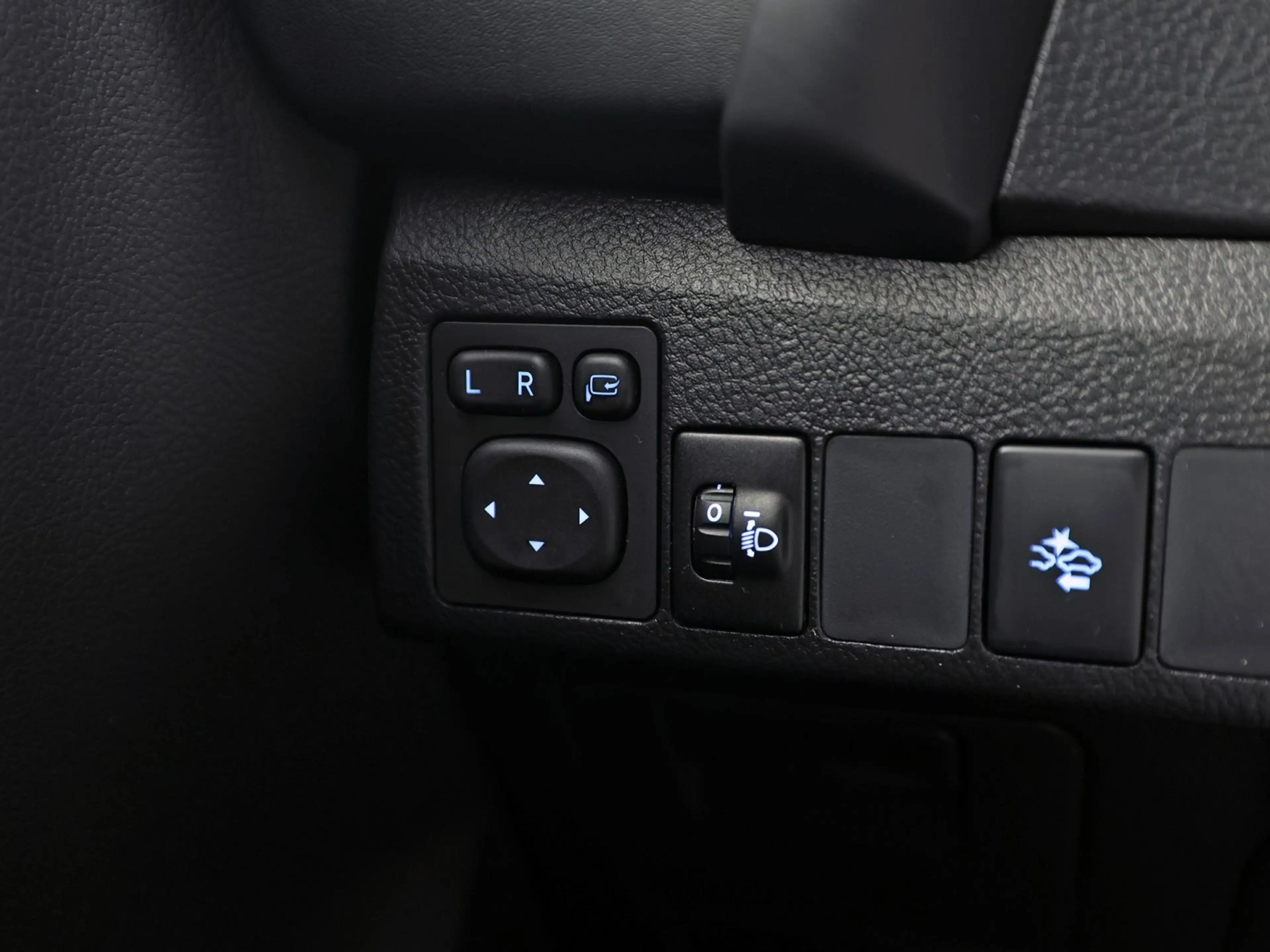 Toyota Auris 1.8 Hybrid Sport Automaat (NAVIGATIE, CAMERA, CRUI — photo 23
