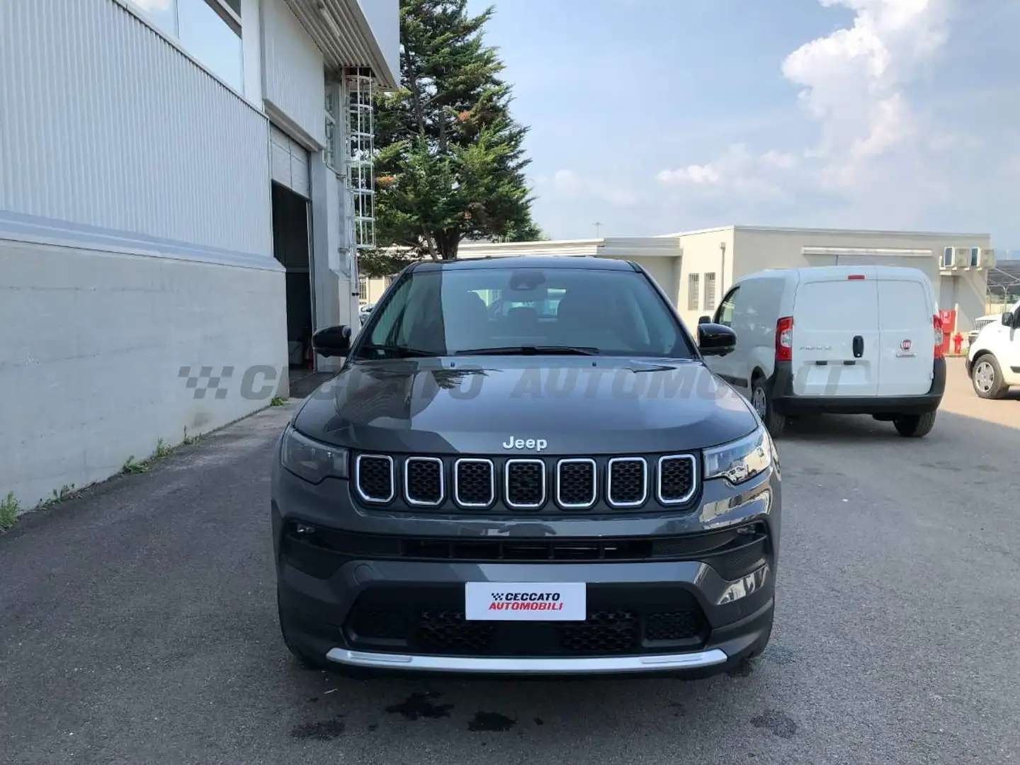 Jeep Compass Compass E-Hybrid My24 Altitude1.5 Turbo T4 E-Hybr Gris - 2