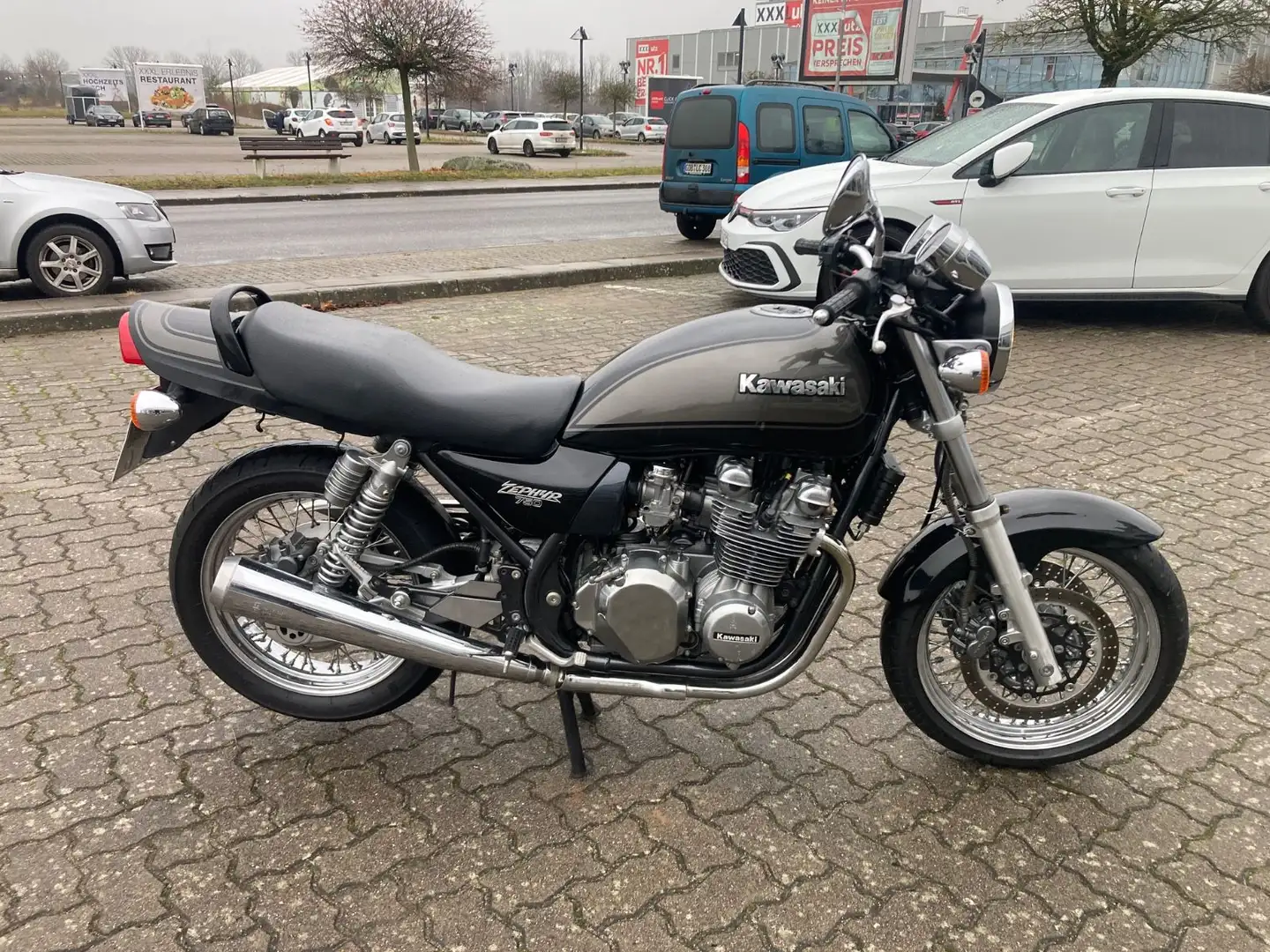Kawasaki Zephyr 750 ZR 750 / Top Plegezustand - 2