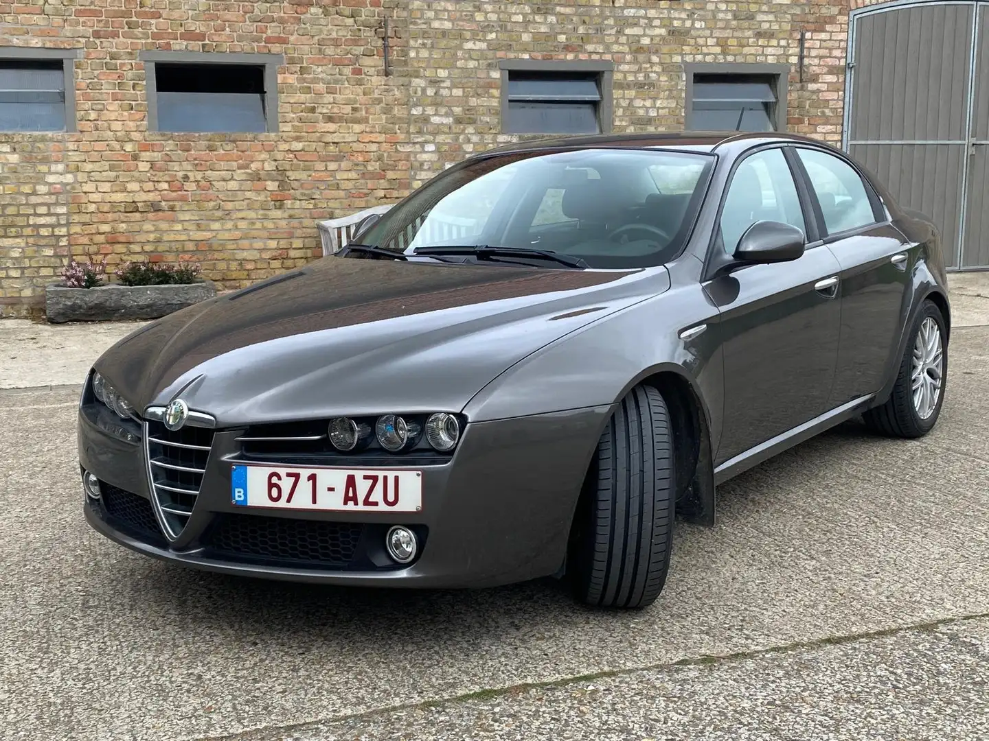 Alfa Romeo 159 159 1.9 JTDM 16V DPF Šedá - 1