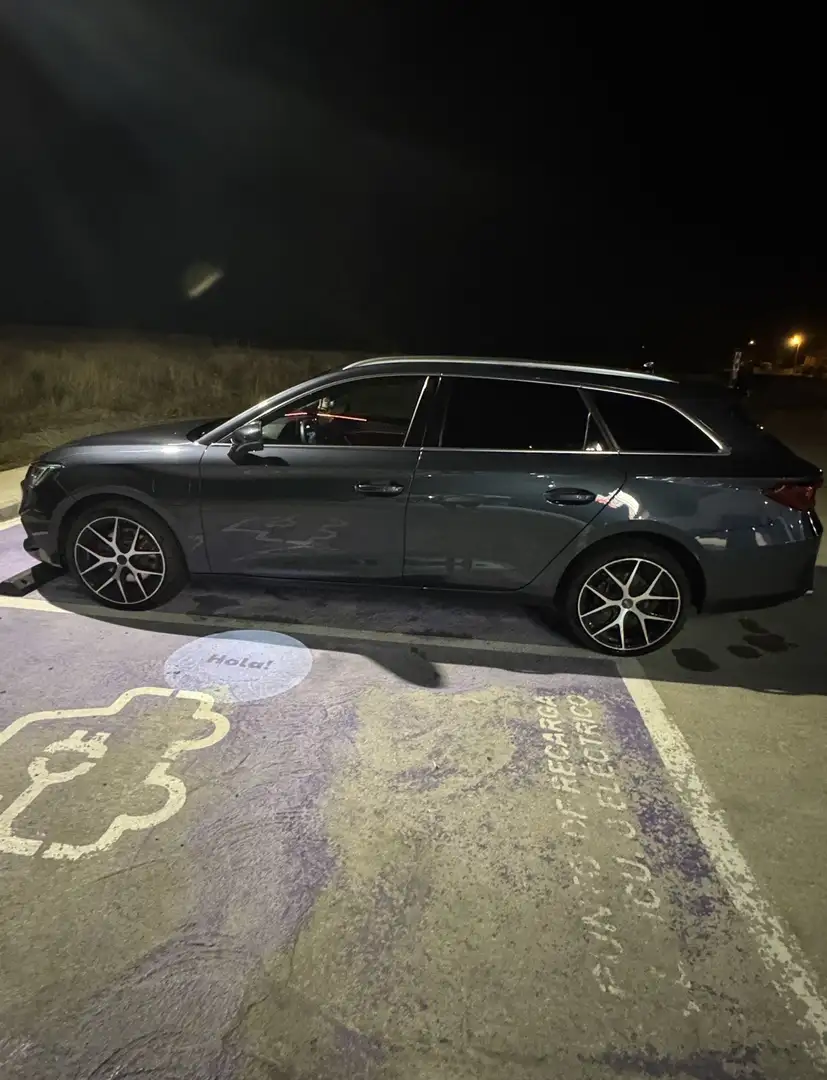 SEAT Leon e-Hybrid Go Xl Gris - 2