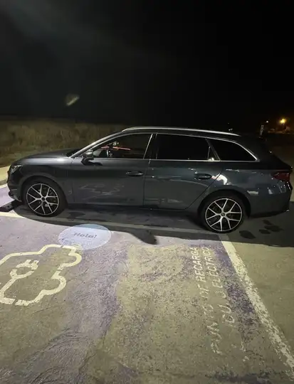 SEAT León 2021, foto 2