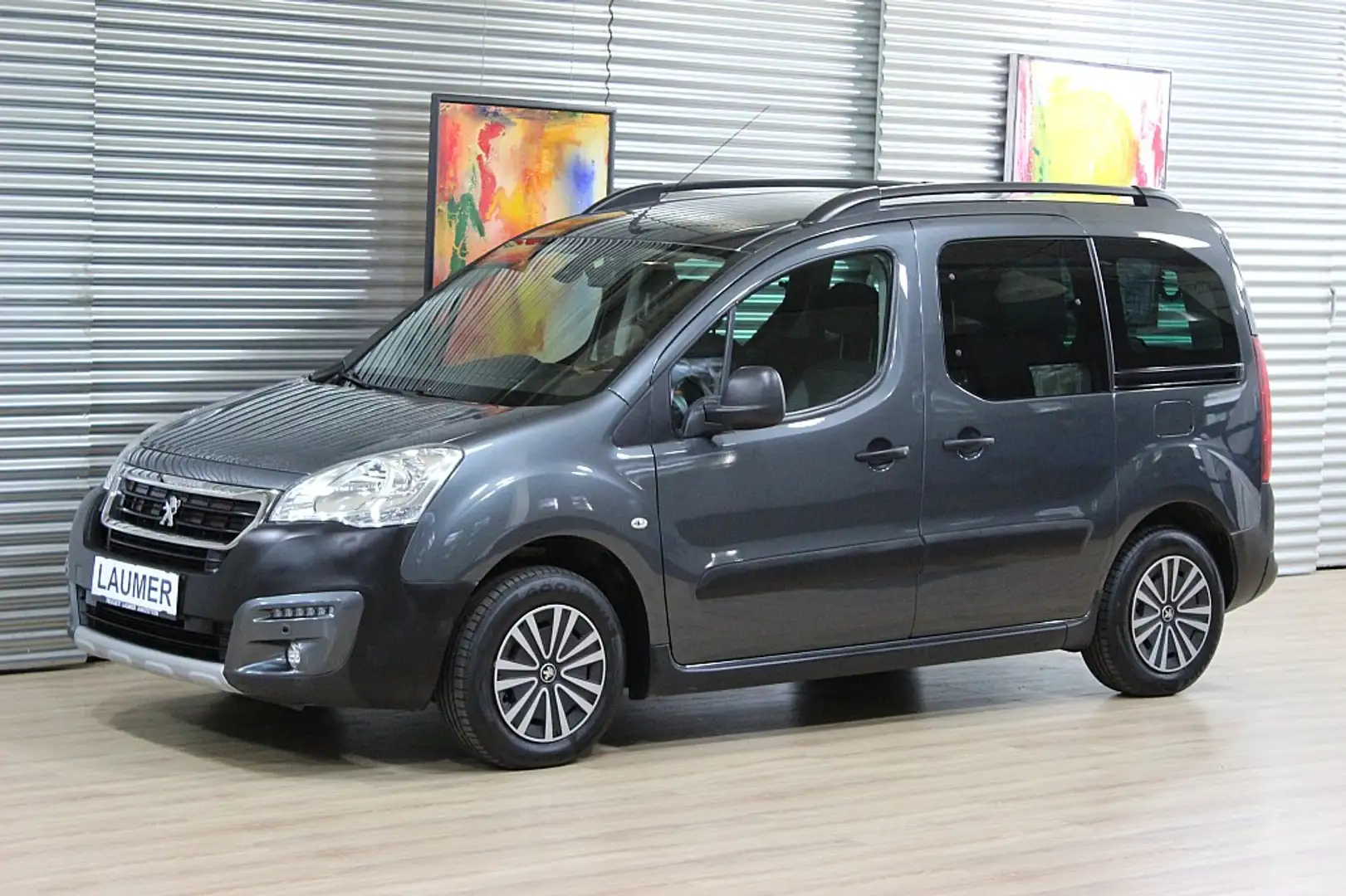 Peugeot Partner Tepee Outdoor 1,6 BHDI 120 S&S 6-Gang-Schaltget... Gris - 1