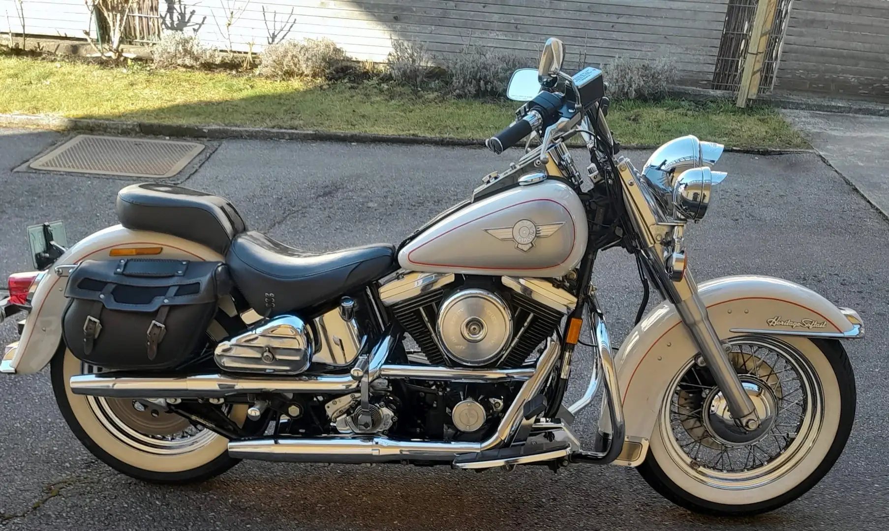 Harley-Davidson Heritage Softail FXST Alb - 1