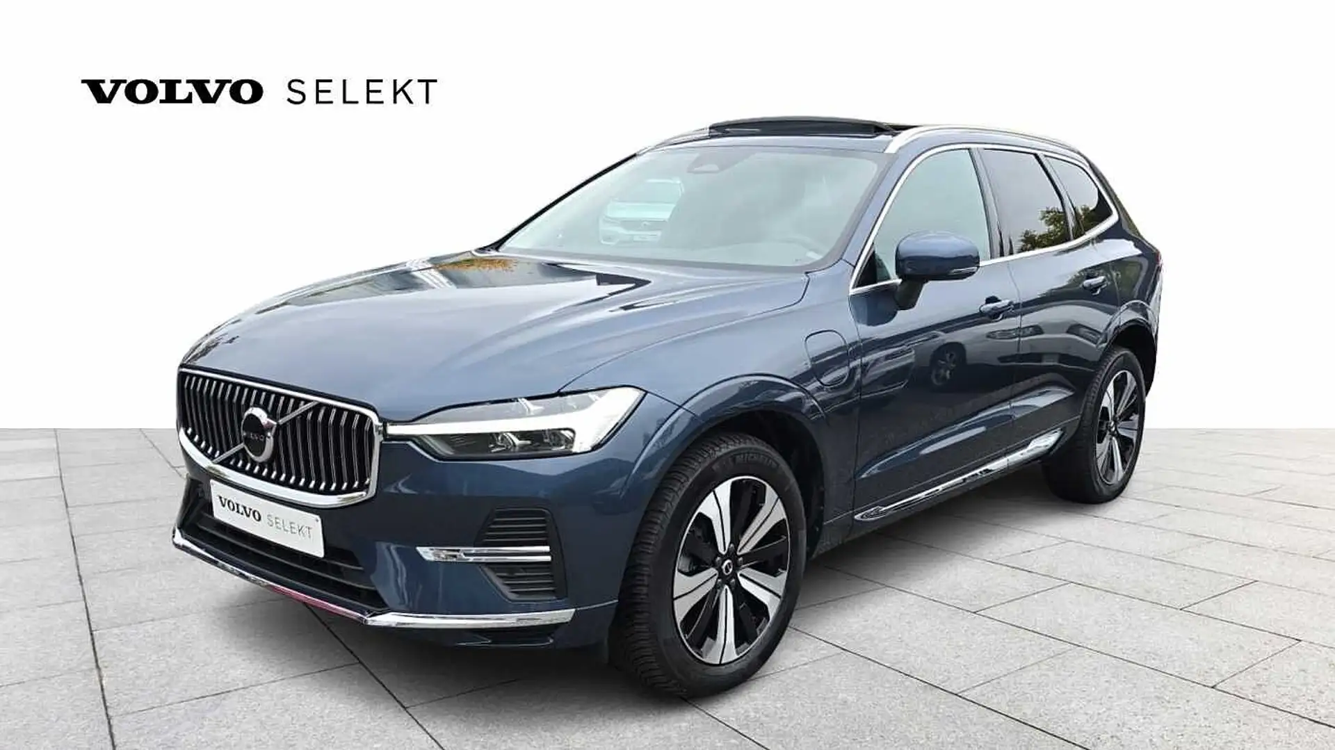 Volvo XC60 Core, T6 AWD Plug-in hybrid, Elektrisch/benzine, B Blauw - 1