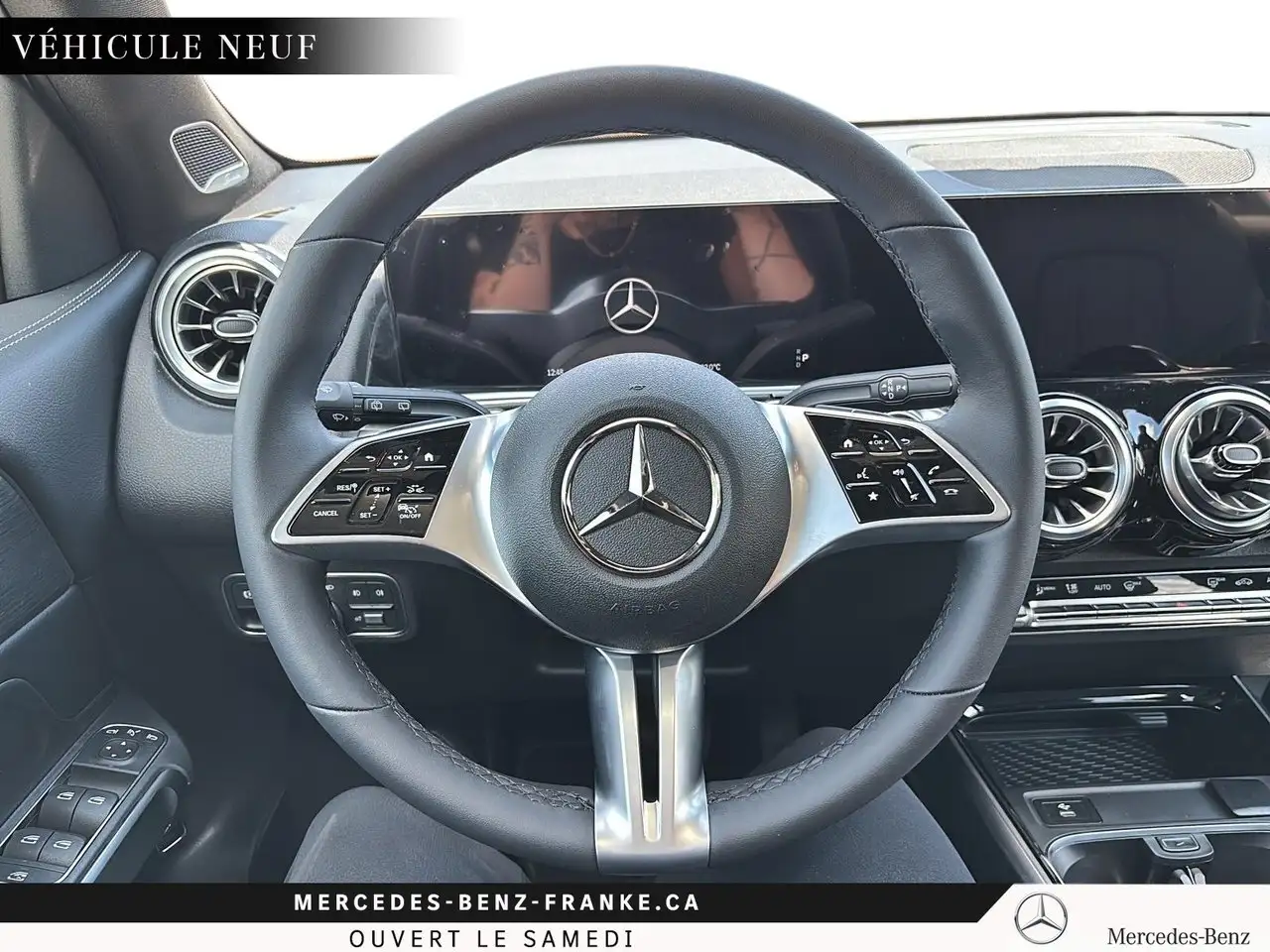 Mercedes-Benz GLB снимка Mercedes-Benz GLB